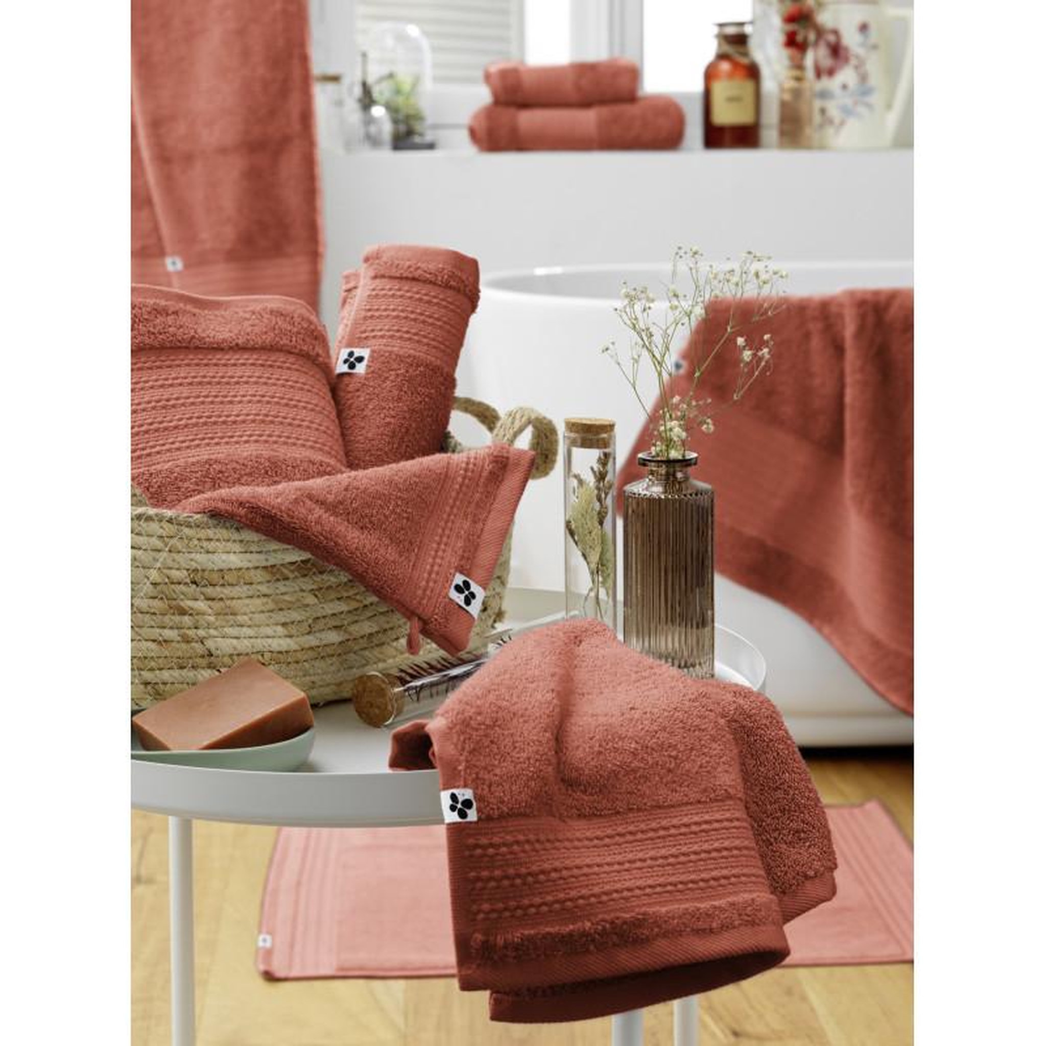 Voir la diapositive 4 : L EFFET PAPILLON Lot de 2 gants de toilette  Garance  15 x 21 cm / 100% Coton Bio / 600 gr/m² l'Effet Papillon -  - Lot de 2 Gants de toilette 15 x 21 cm