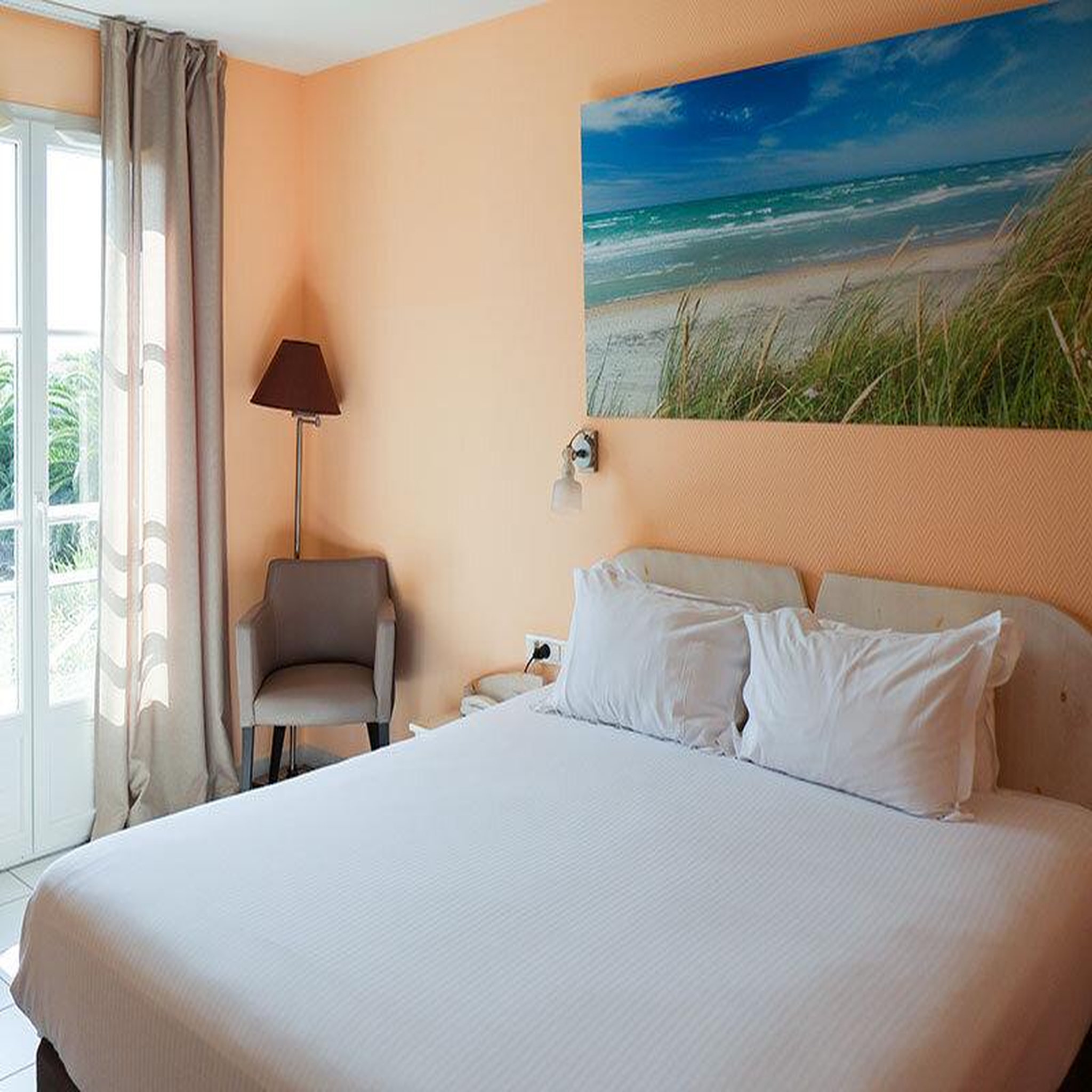 Voir la diapositive 2 : Smartbox Séjour en thalasso : 2 jours avec accès libre à l'espace bien-être et soins sur l'île de ré - coffret cadeau séjour