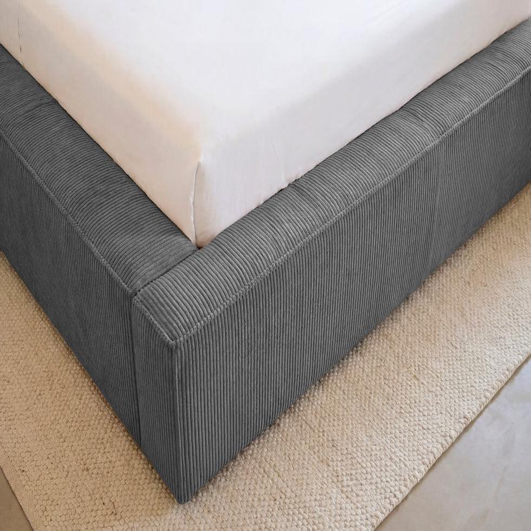 Voir la diapositive 4 : CASANOVA PARIS NOTO - Lit coffre petit velours côtelé Gris foncé