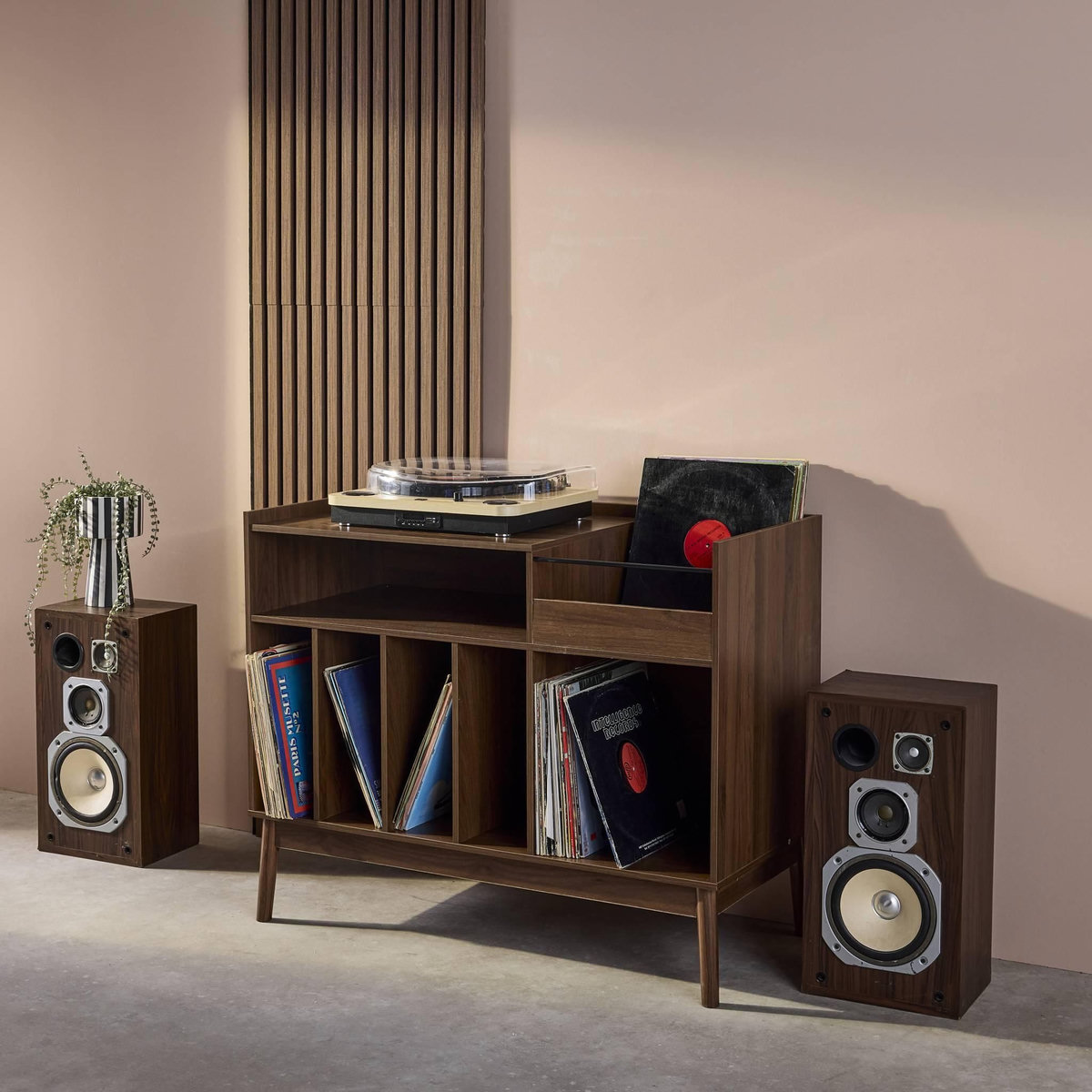 SWEEEK Meuble vinyle vintage effet bois. Népal. L 100 x l 48 x H 81.5cm