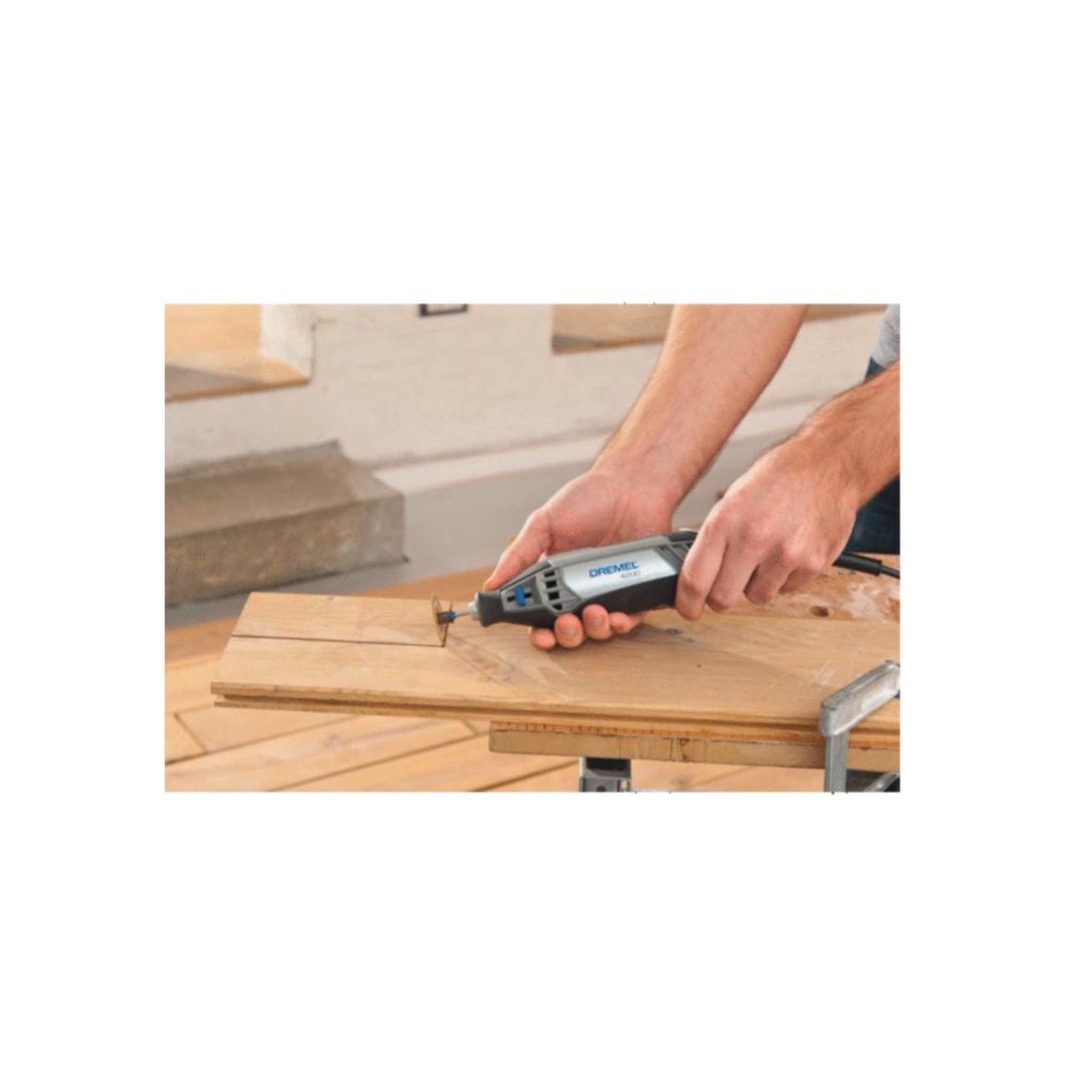 Voir la diapositive 4 : Dremel Outil multifonction avec accessoires - f0134250jf