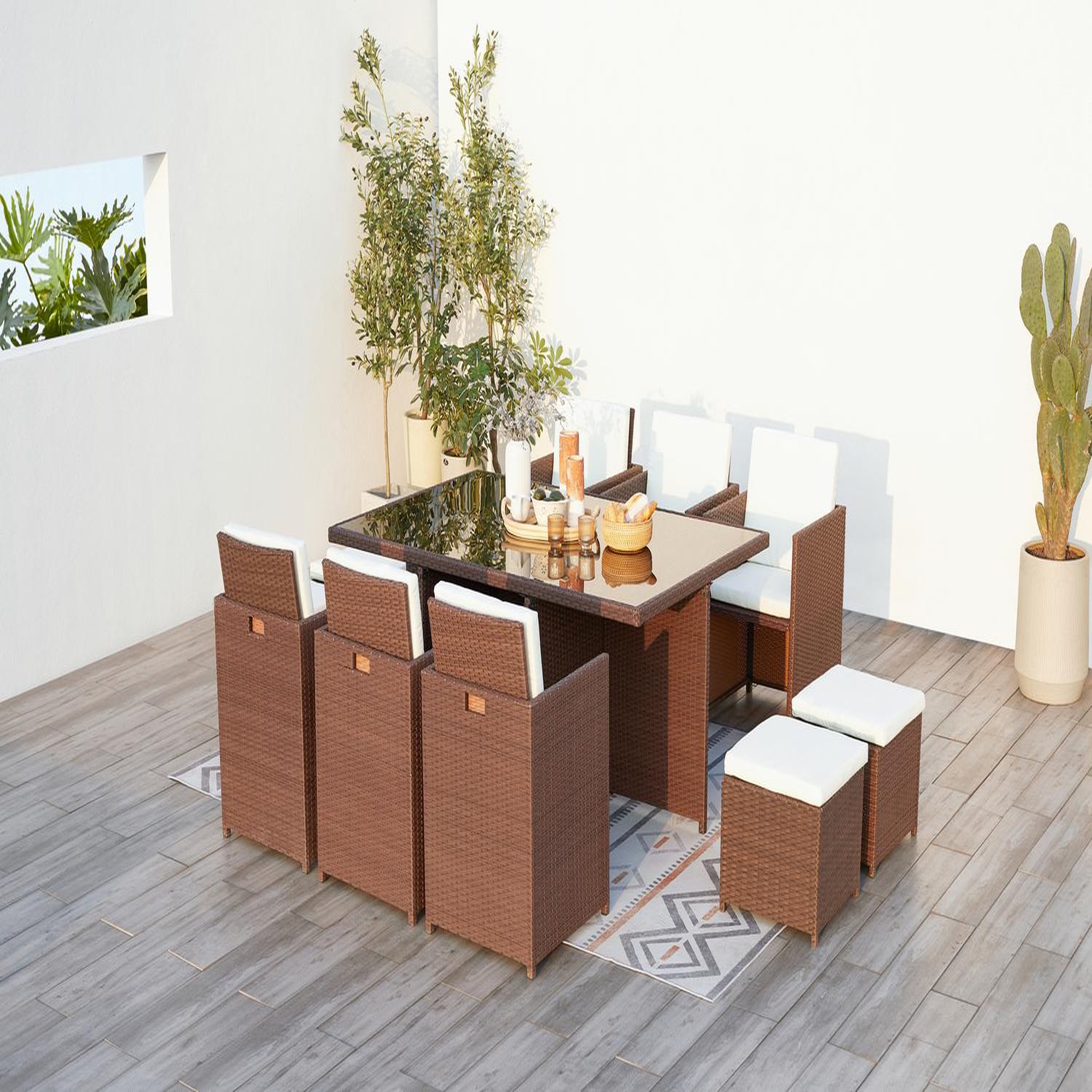 Voir la diapositive 2 : CONCEPT USINE Table et chaises 10 places encastrables résine marron-blanc monaco