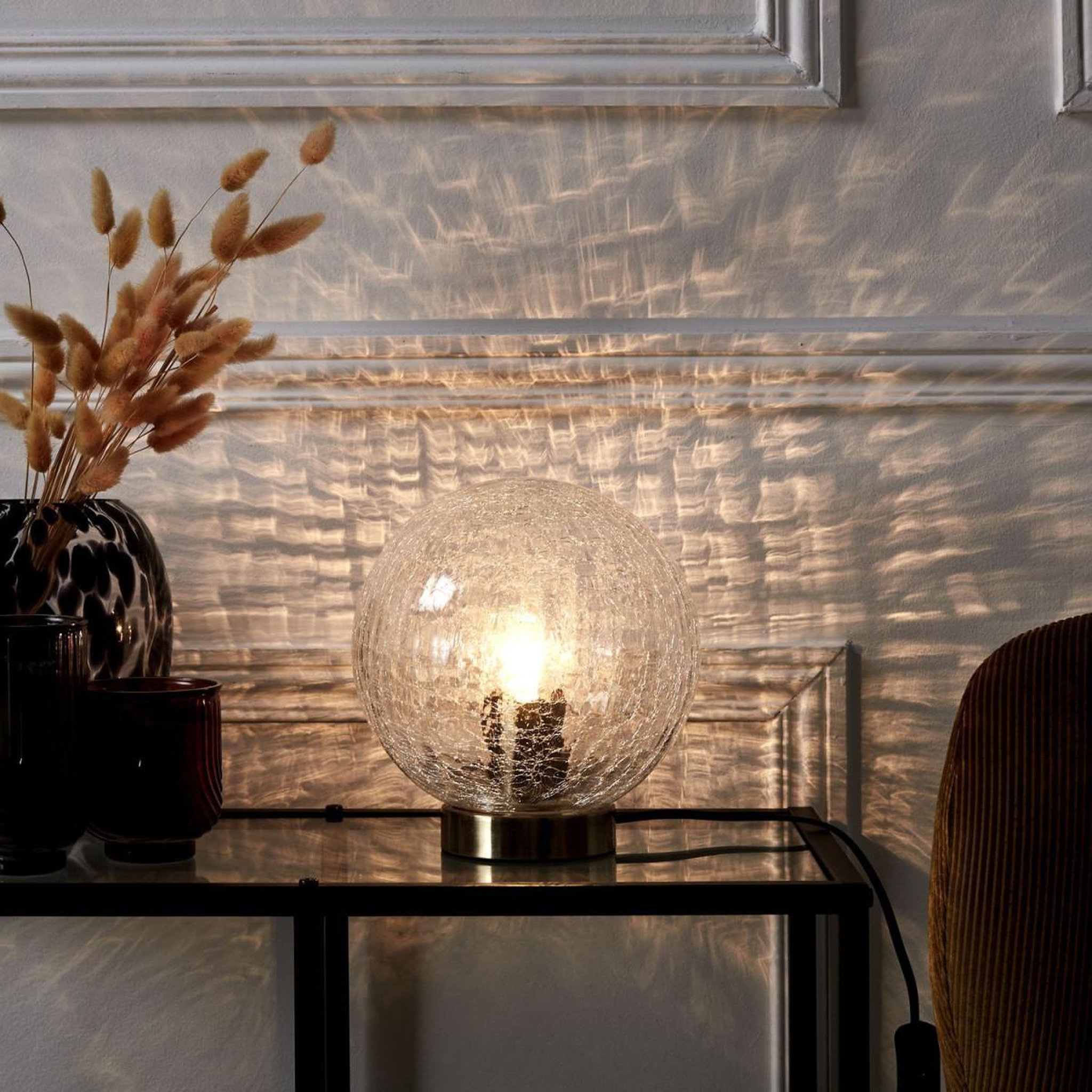 Voir la diapositive 5 : The Home Deco Factory Lampe à poser boule  lounge  22cm transparent