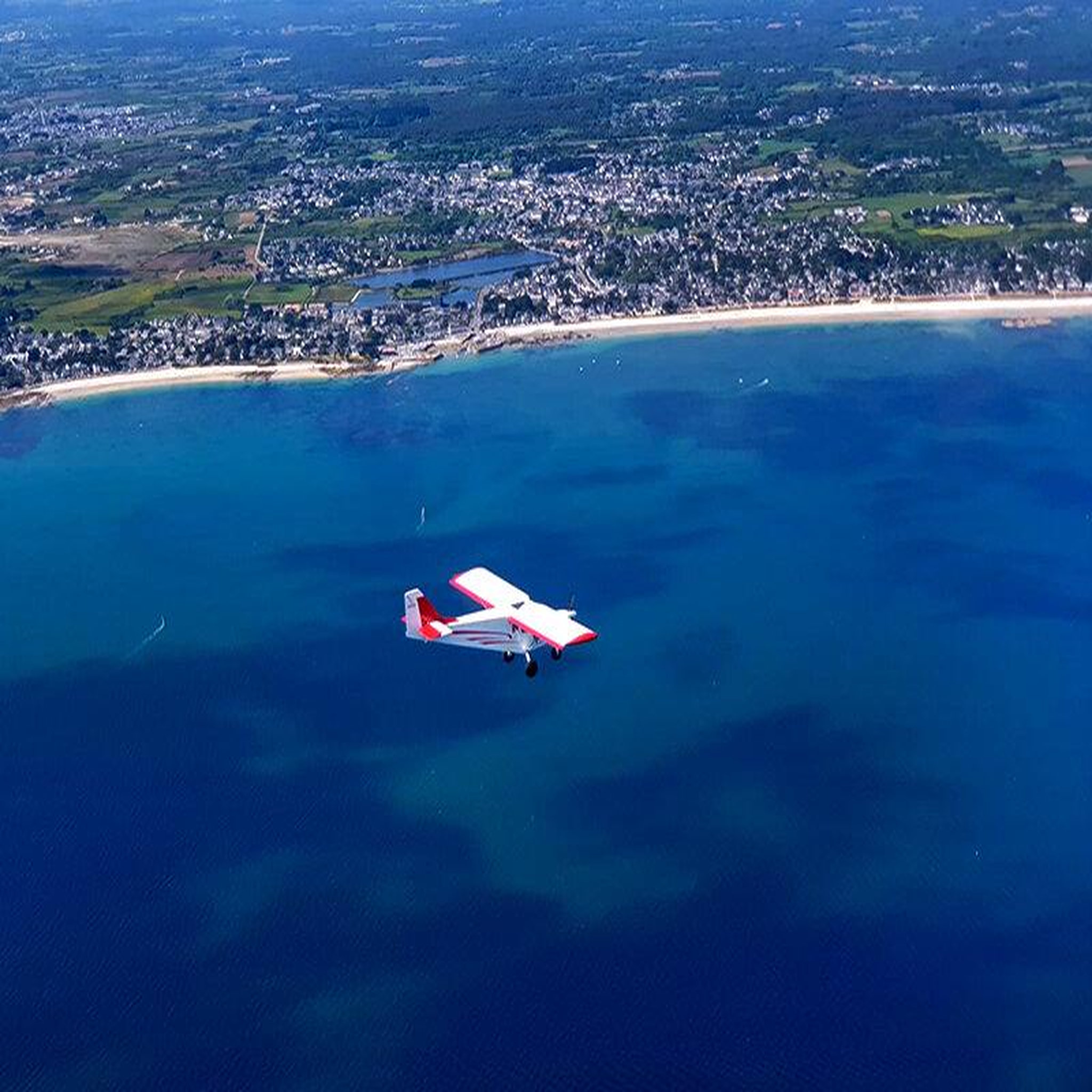 Voir la diapositive 3 : Smartbox Survol de 35 min du golfe du Morbihan en ULM - Coffret Cadeau Sport & Aventure