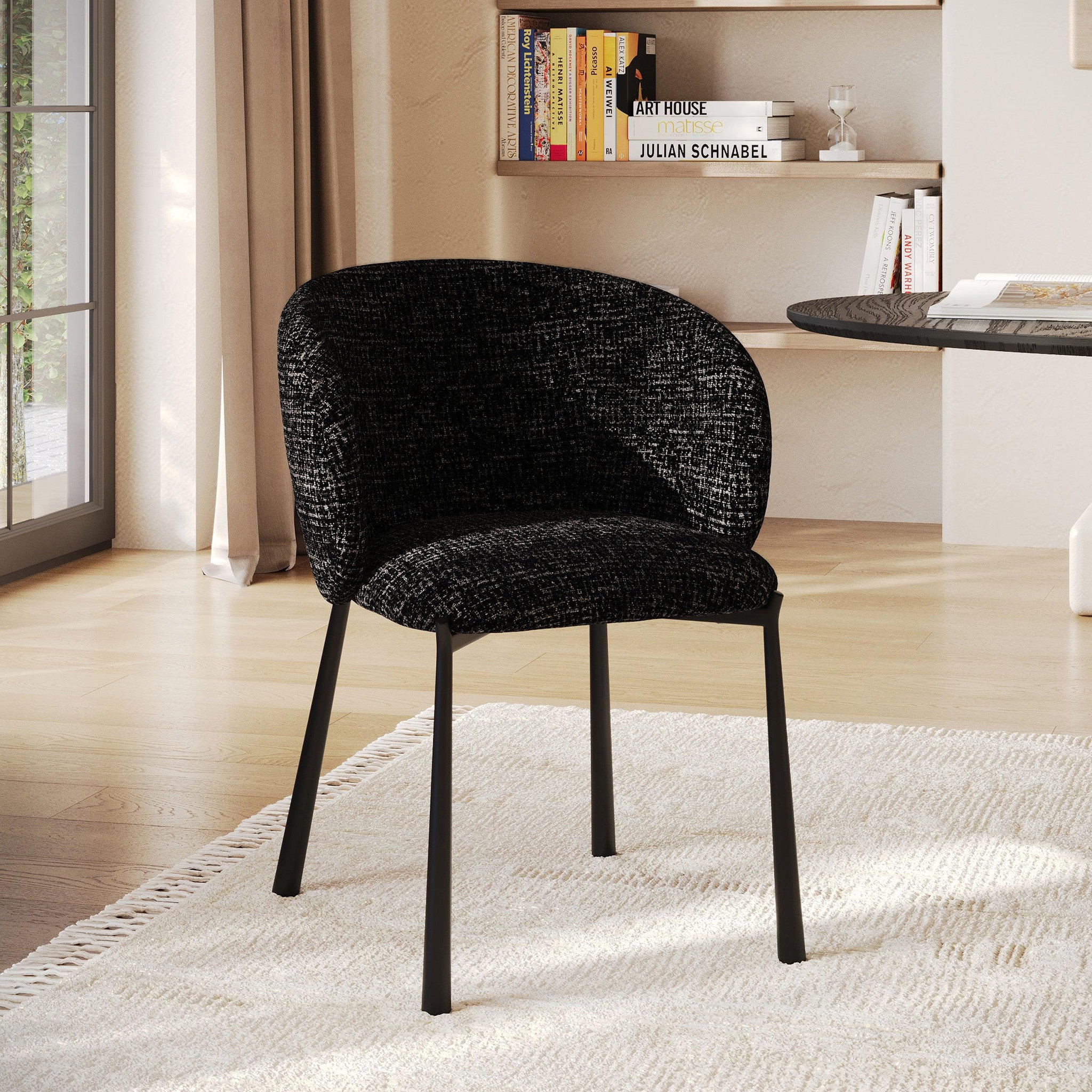Voir la diapositive 2 : MAISON PAVANE Chaise en tissu texturé noir-danaë