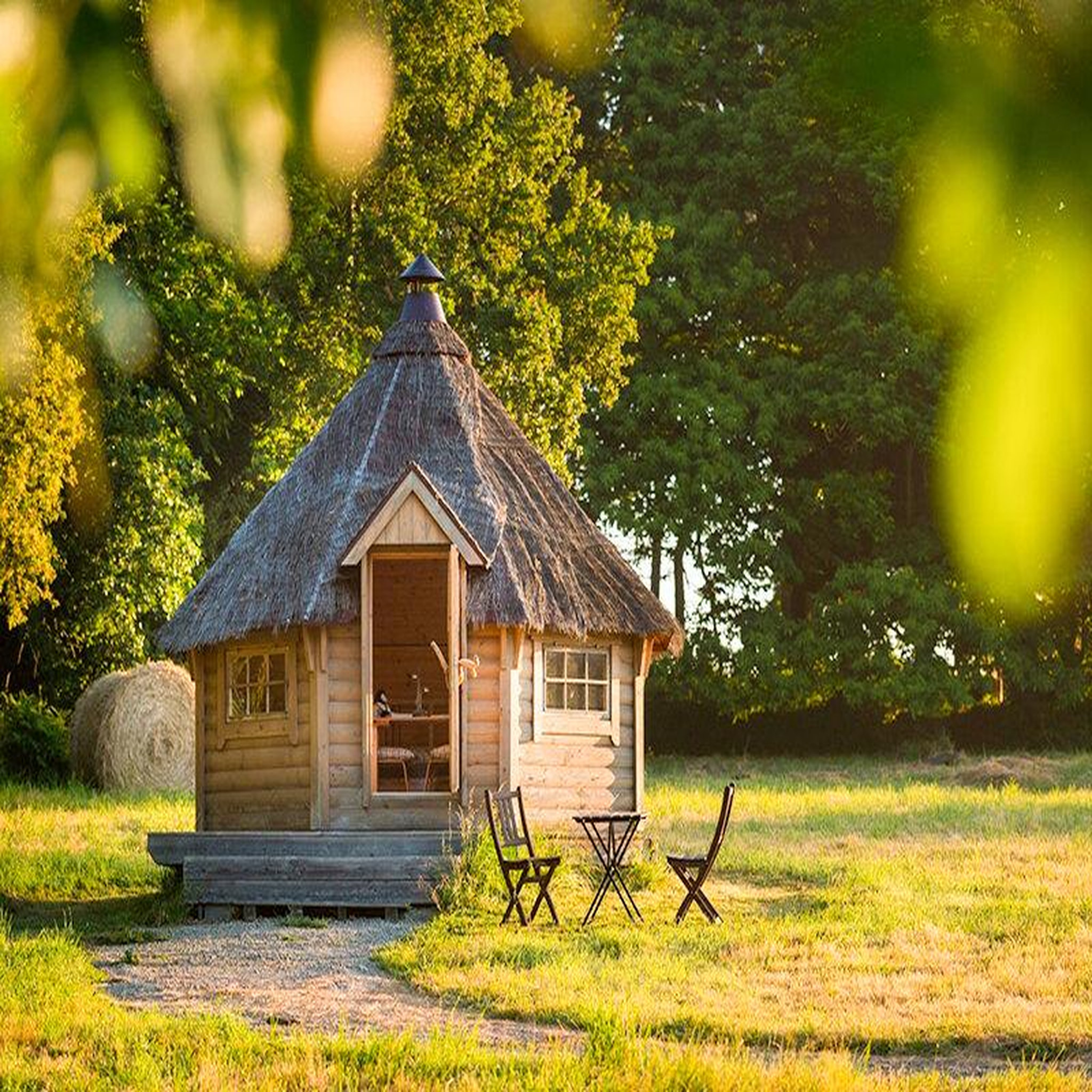 Voir la diapositive 2 : Smartbox 3 jours insolites en chalet scandinave avec accès au spa près de quiberon - coffret cadeau séjour
