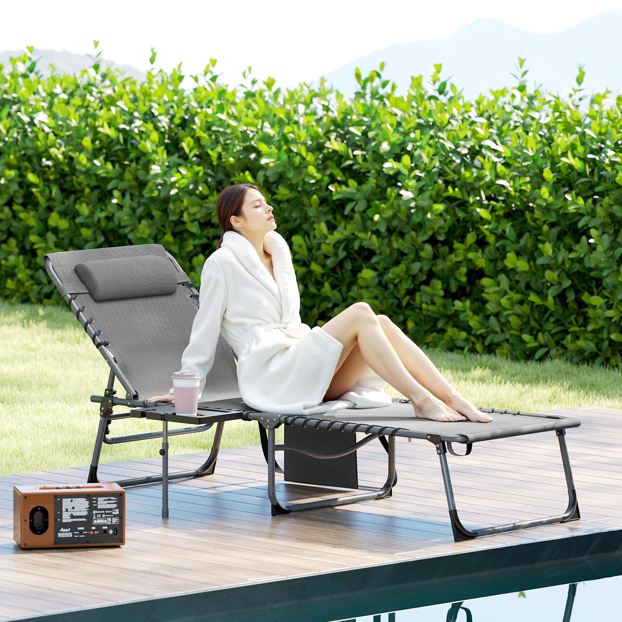 Voir la diapositive 6 : OUTSUNNY Bain de soleil transat pliable inclinable avec poignée, plateau et pochette rangement acier oxford gris