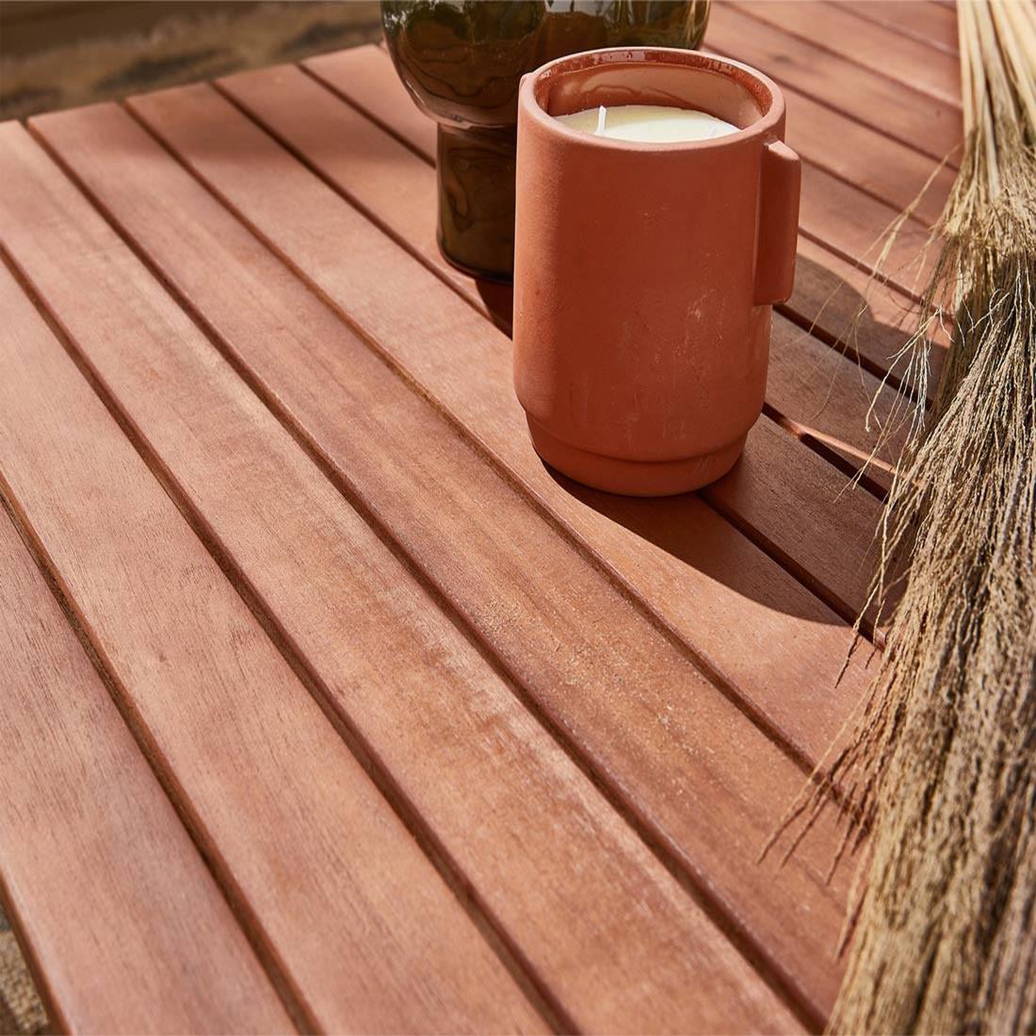 Voir la diapositive 6 : BEST MOBILIER Yulara - salon de jardin en bois et métal - 5 places - coussins gris