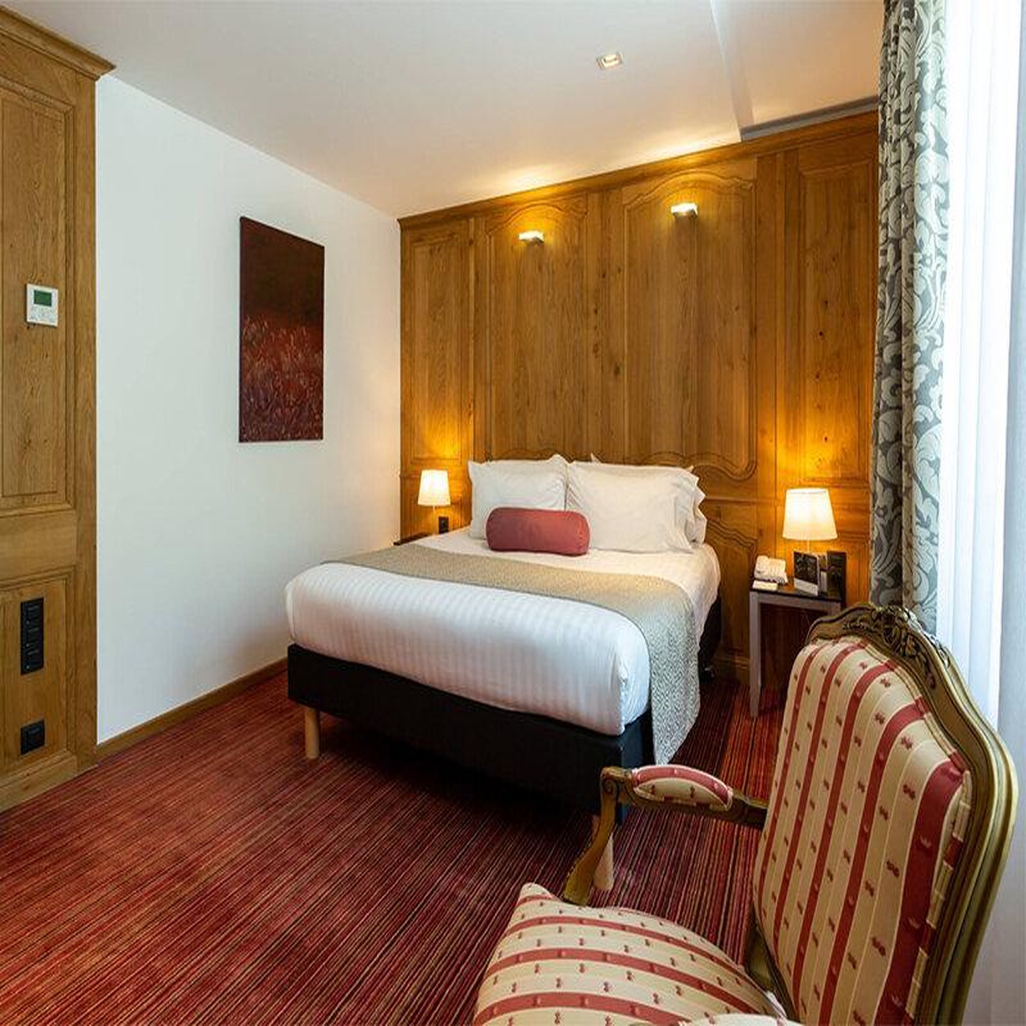 Voir la diapositive 2 : Smartbox Escapade luxueuse dans le vieux-lille : 3 jours en hôtel 5* avec spa et bières artisanales - coffret cadeau séjour