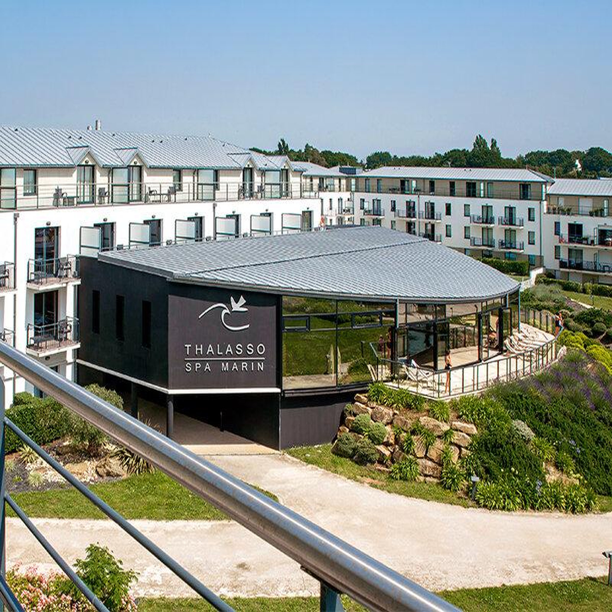 Voir la diapositive 3 : Smartbox 1 nuit en hôtel 4 étoiles avec accès spa et dîner à concarneau - coffret cadeau séjour