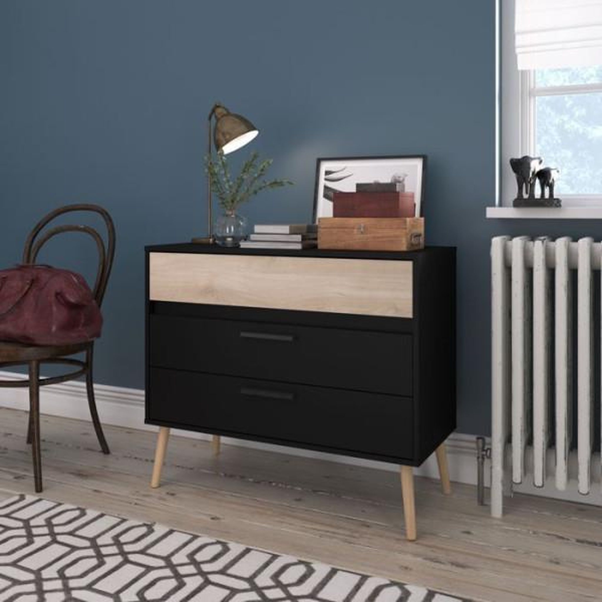 Voir la diapositive 2 : PARISOT Commode - AALBORG - 3 tiroirs - Décor Noir et chene - Style Scandinave - L90,8 x P39,9 x H77,5 cm - PARISOT