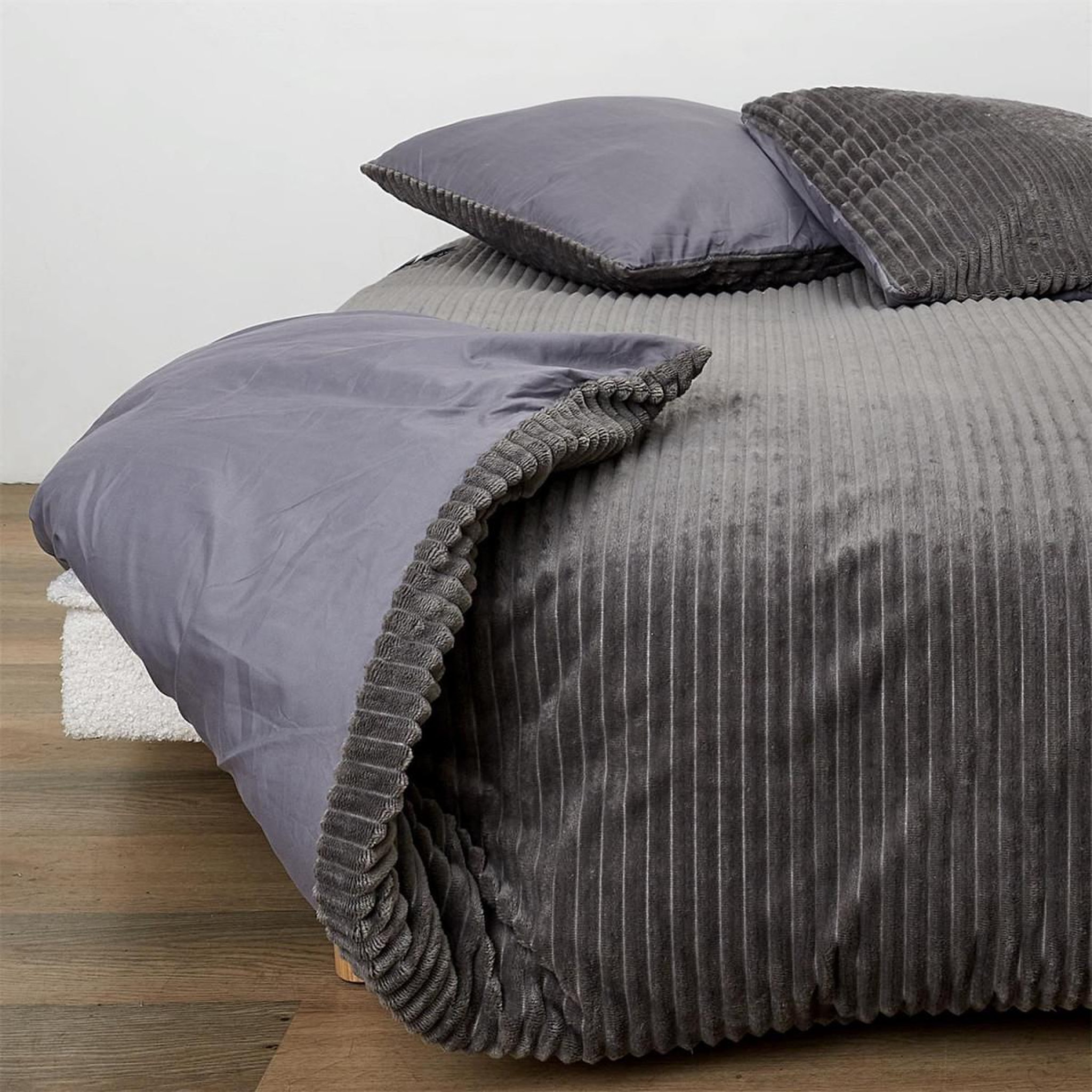 Voir la diapositive 2 : The Home Deco Factory Parure de lit 3 pièces  douceur  240x220cm gris