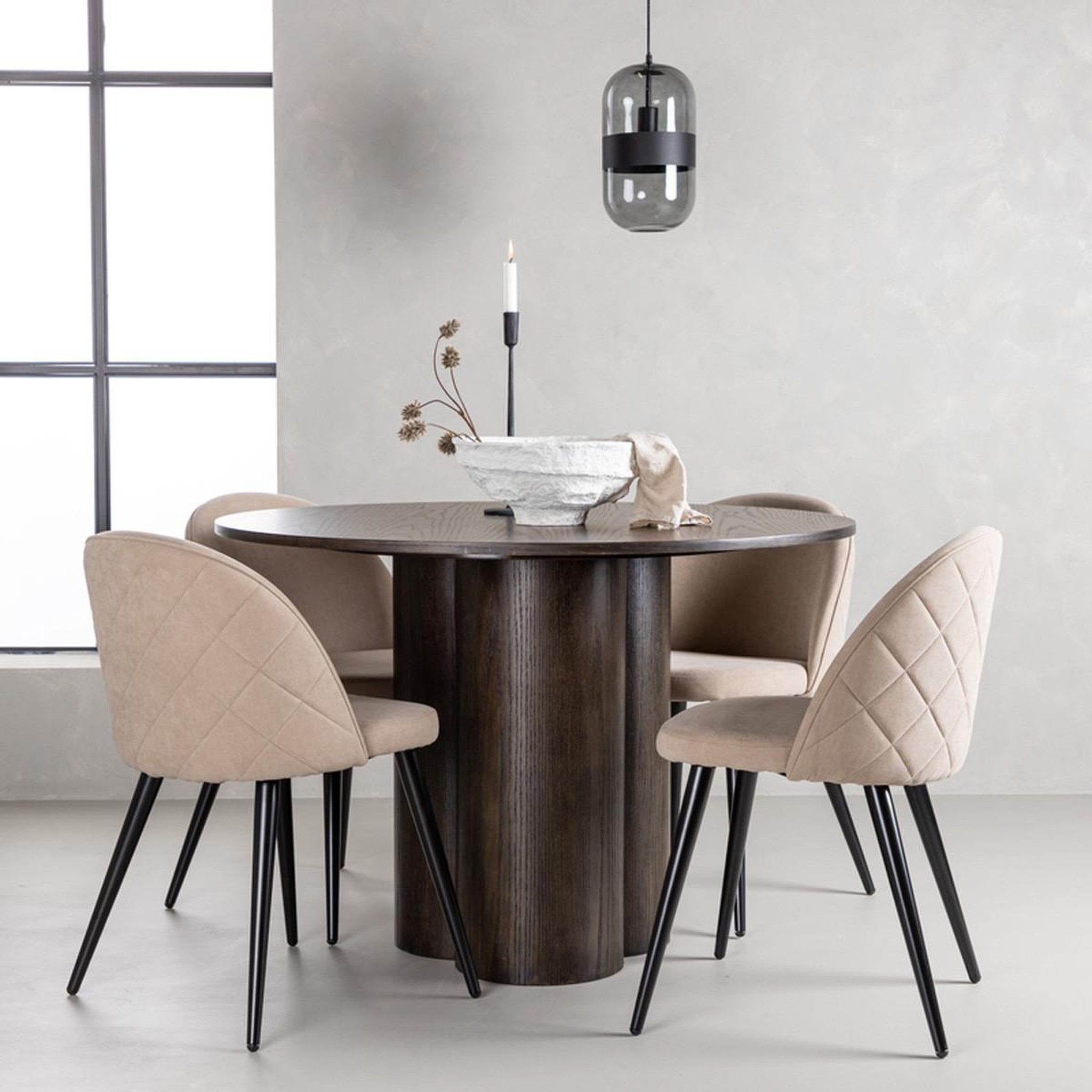 Voir la diapositive 6 : Paris Prix Ensemble table à manger & 4 chaises  olivia & velvet  110cm moka & beige