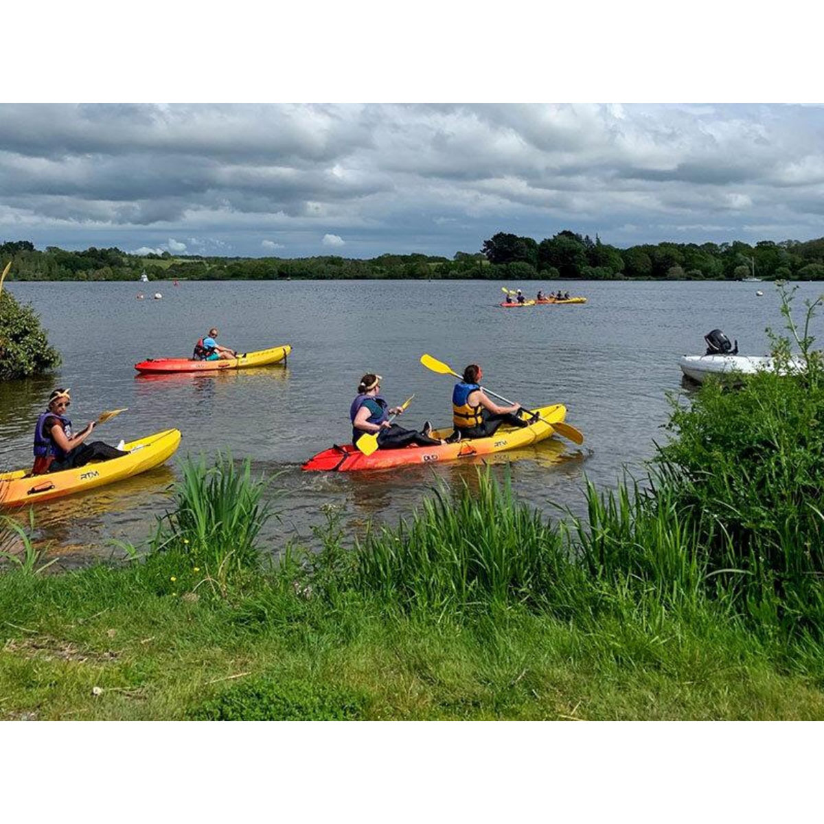 Smartbox Balade en canoë-kayak pour 3 personnes près de Vannes - Coffret Cadeau Sport & Aventure