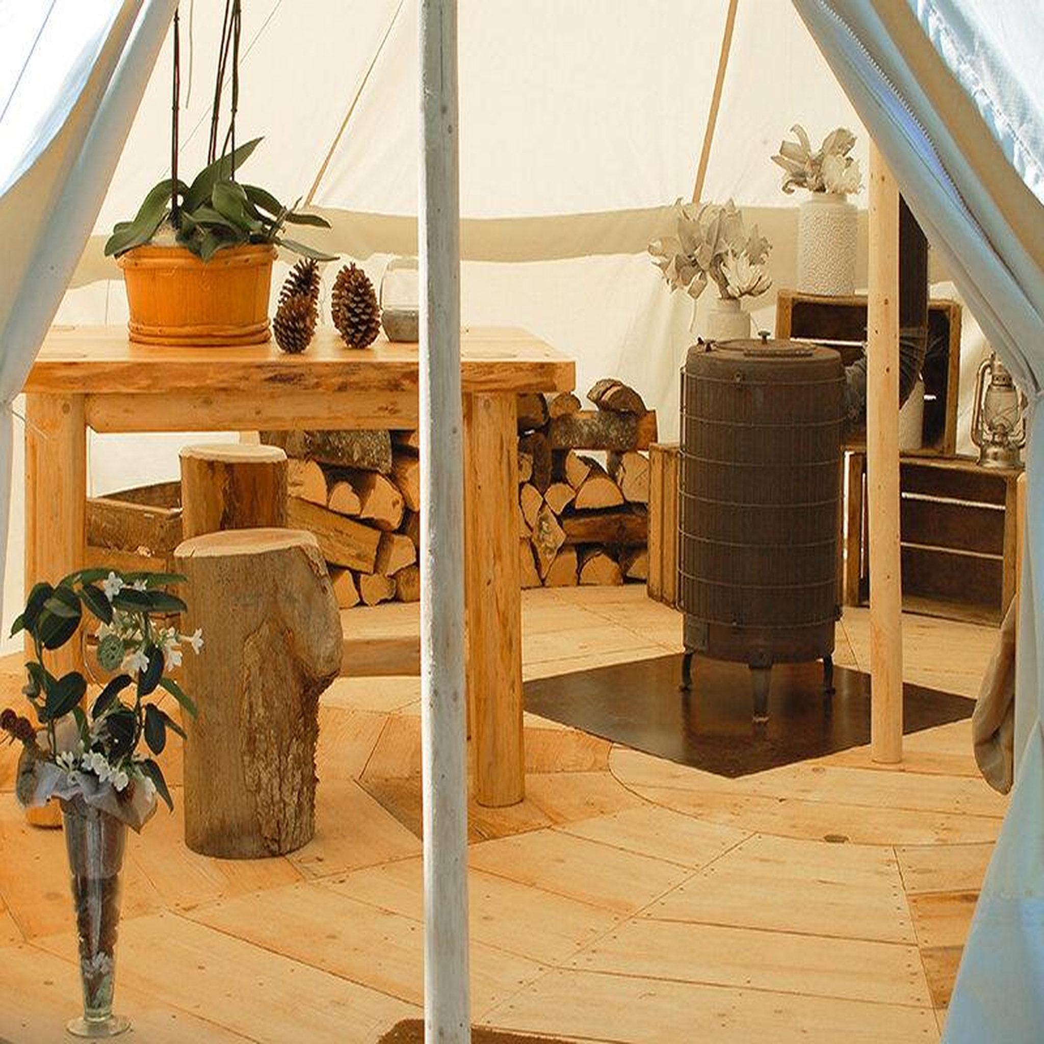 Voir la diapositive 2 : Smartbox Séjour de 2 jours en lodge avec dîner en haute-savoie - coffret cadeau séjour