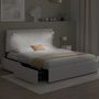 Voir la diapositive 4 : ID MARKET Lit double MAEL 140 x 190 cm avec tête de lit capitonnée PVC blanc liseuses intégrées et sommier et 2 tiroirs sur roulettes