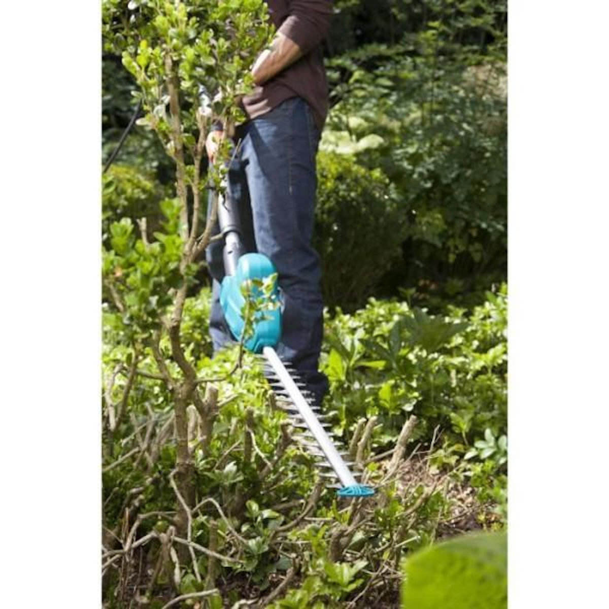 Gardena Taille-haies télescopique électrique GARDENA - THS 500/48 - 500W - 48 cm - Tete inclinable