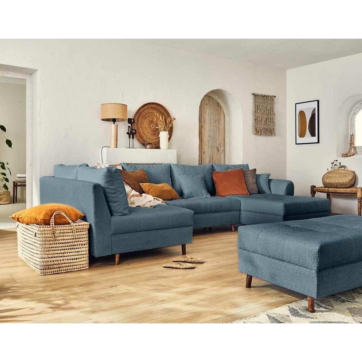 LISA DESIGN Rune - canapé panoramique d'angle gauche - 7 places - avec pouf d'appoint - en tissu bouclette