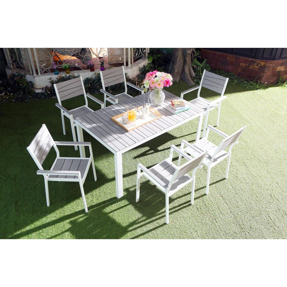 CONCEPT USINE Table de jardin et 6 fauteuils en aluminium gris et blanc SIDERNO