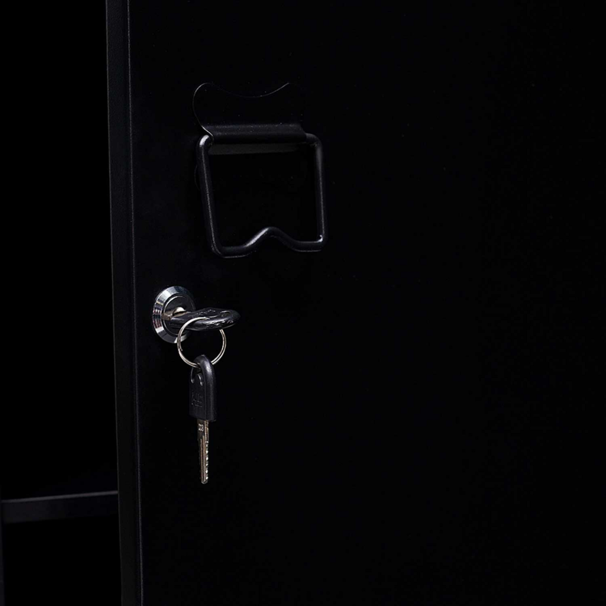 ID MARKET Armoire vestiaire ESTER porte métal noir design industriel