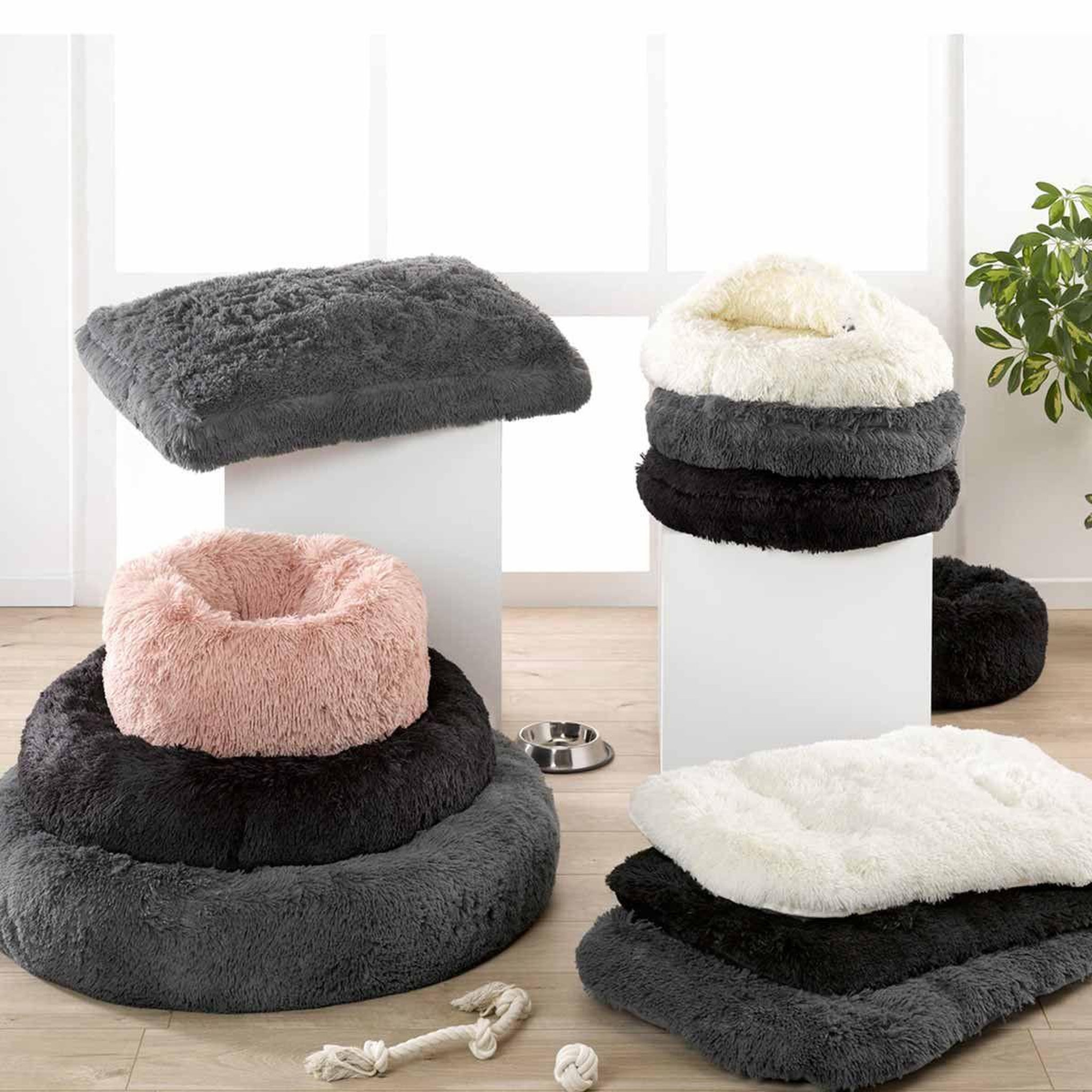 Voir la diapositive 4 : LOVE STORY Coussin pour chien & chat  fluffy  80cm noir