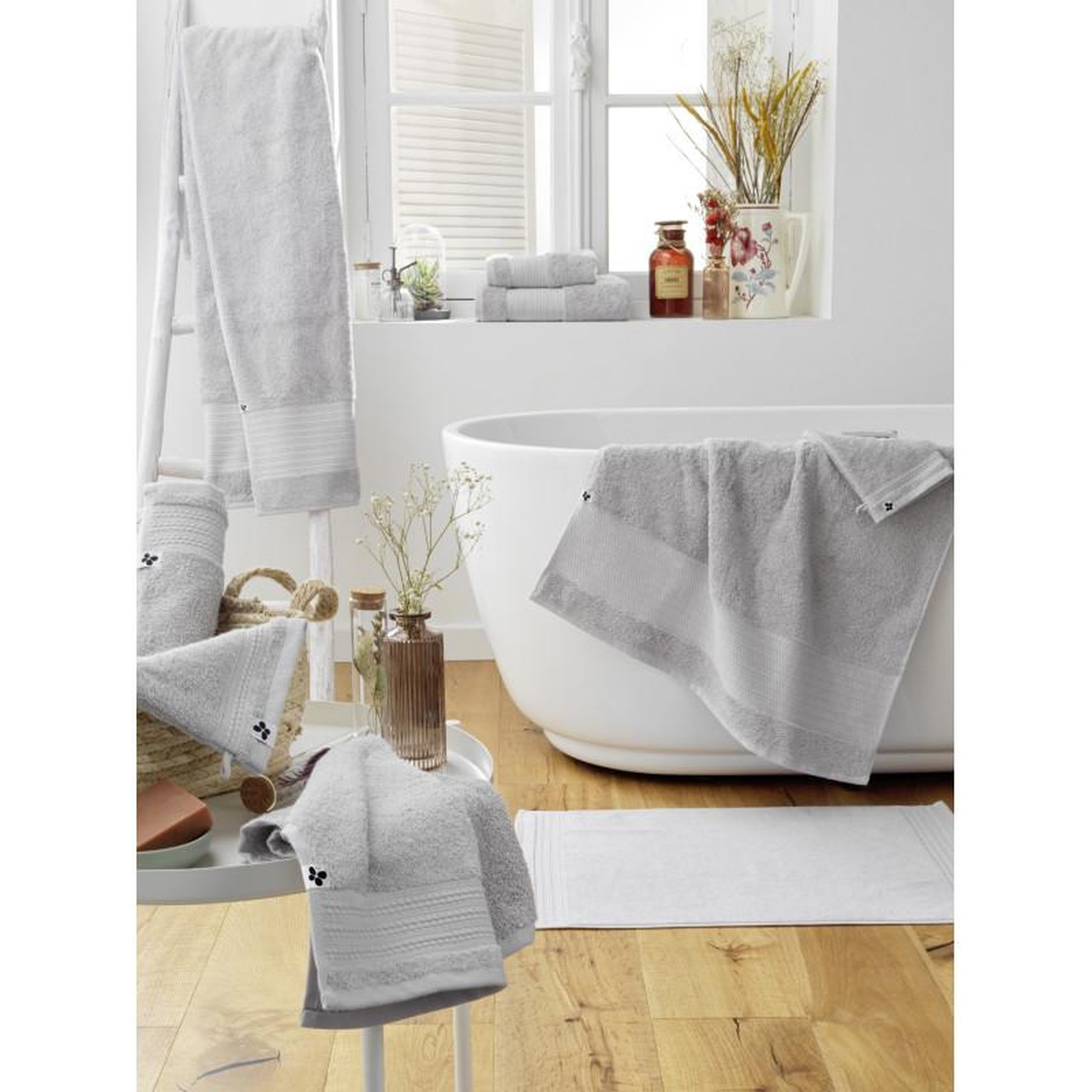 Voir la diapositive 3 : L EFFET PAPILLON Tapis de bain  Garance  50 x 70 cm / 100% Coton Bio / 600 gr/m² l'Effet Papillon -  - Tapis de bain 50 x 70 cm