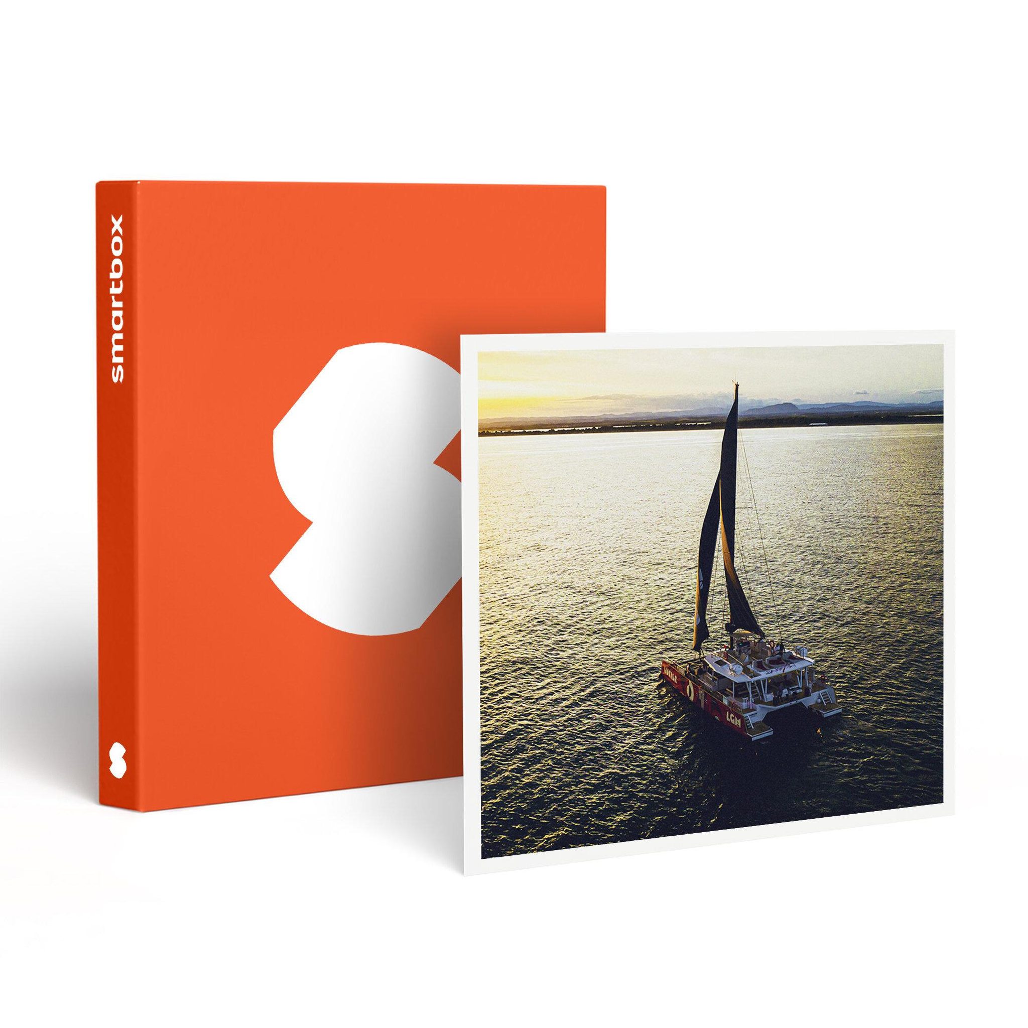 Voir la diapositive 1 : Smartbox Sortie en catamaran de 2h pour 2 personnes en Camargue - Coffret Cadeau Sport & Aventure
