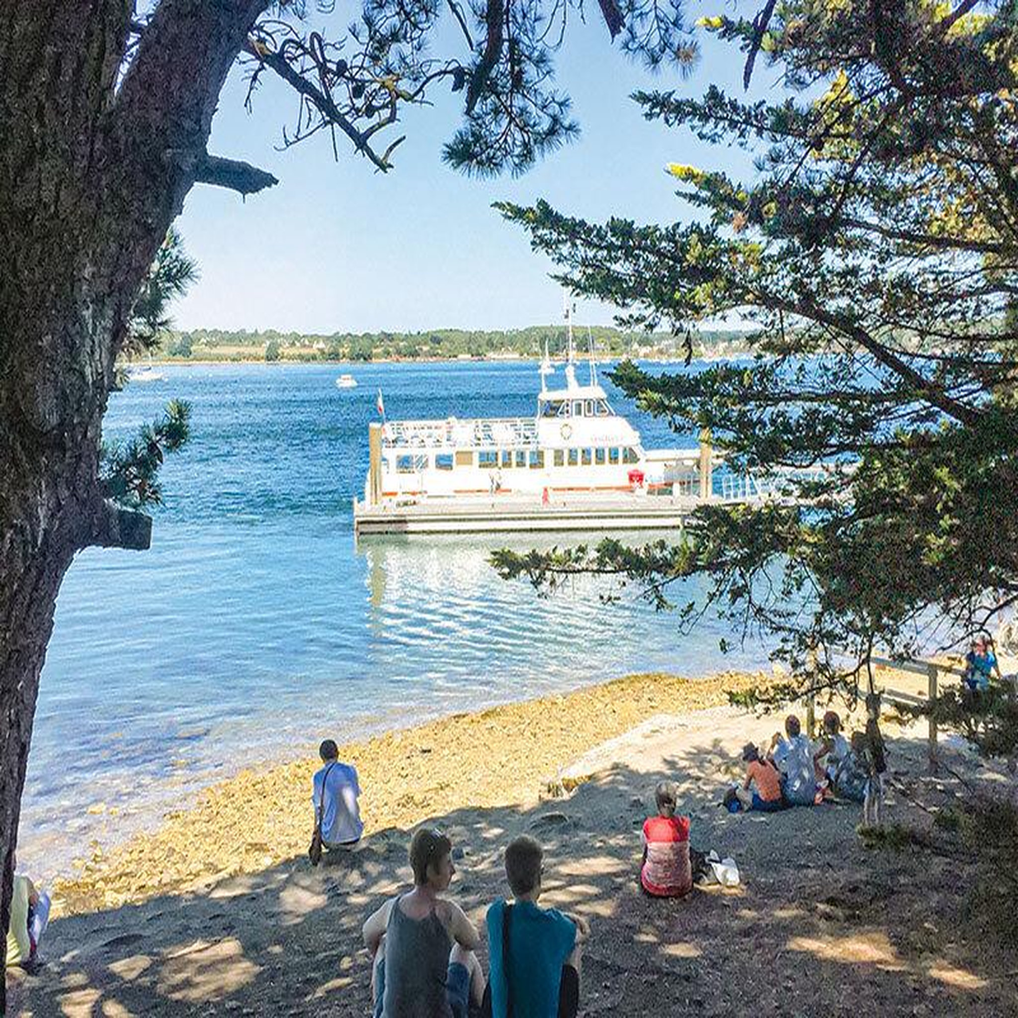 Voir la diapositive 3 : Smartbox Demi-journée de croisière pour 5 personnes dans le golfe du morbihan - coffret cadeau sport & aventure
