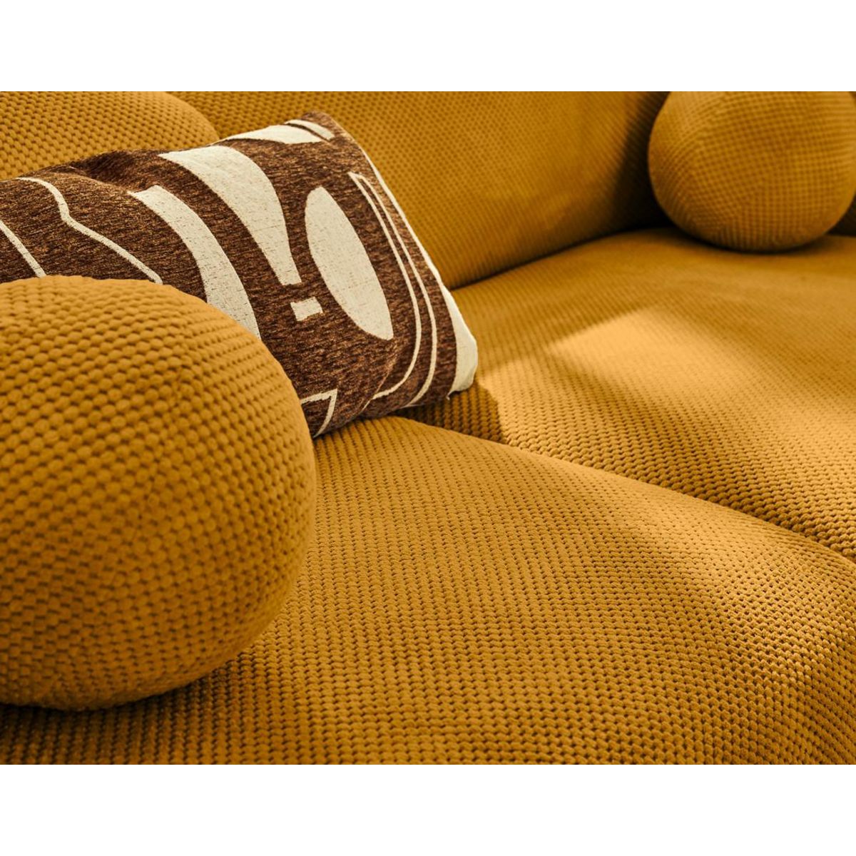 LISA DESIGN Charles - canapé droit 4 places en velours texturé