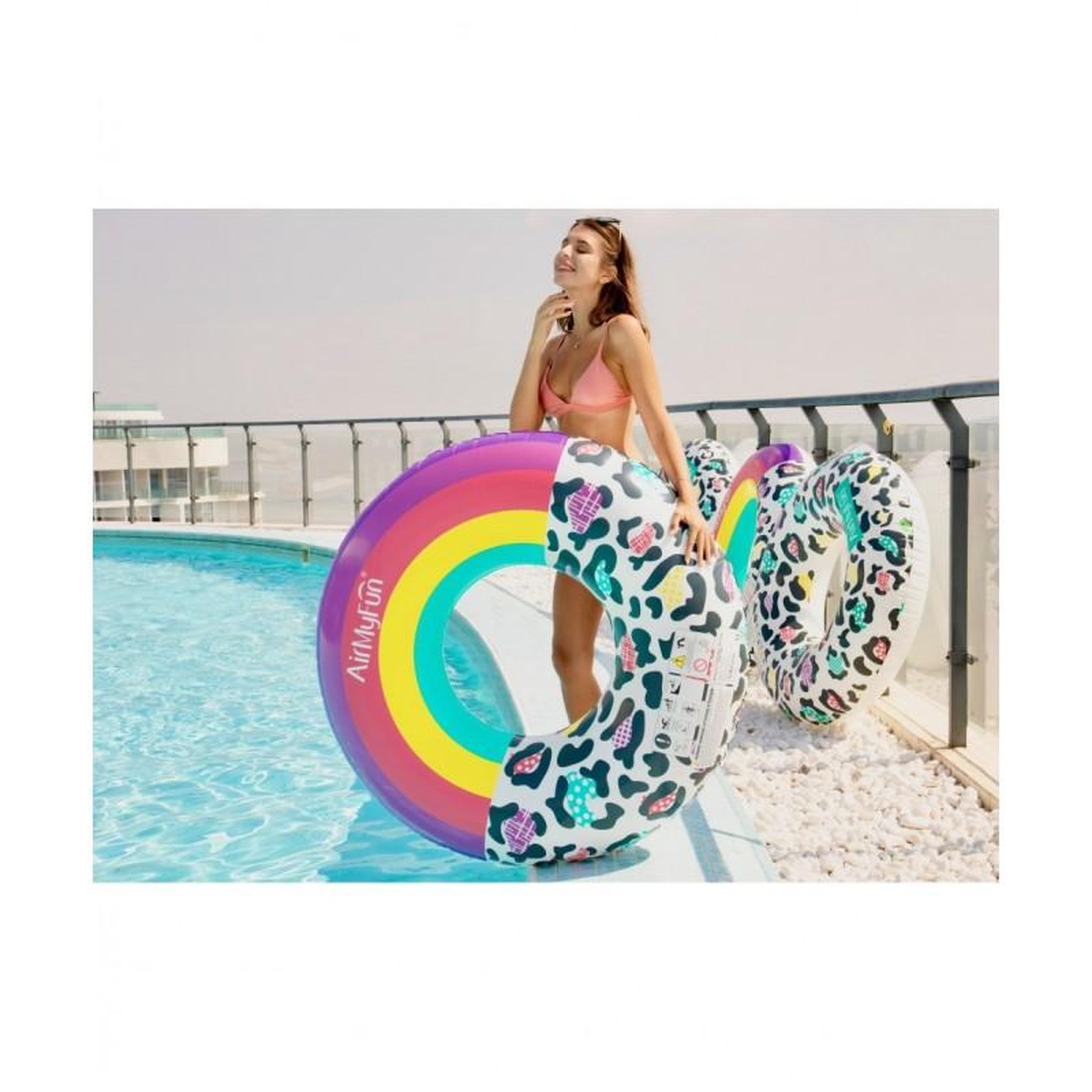 Voir la diapositive 2 : AIRMYFUN Bouée Gonflable Ronde XXL pour Piscine & Plage Ultra Confort, Flotteur Deluxe - Arc-En-Ciel Et Léopard ø120cm