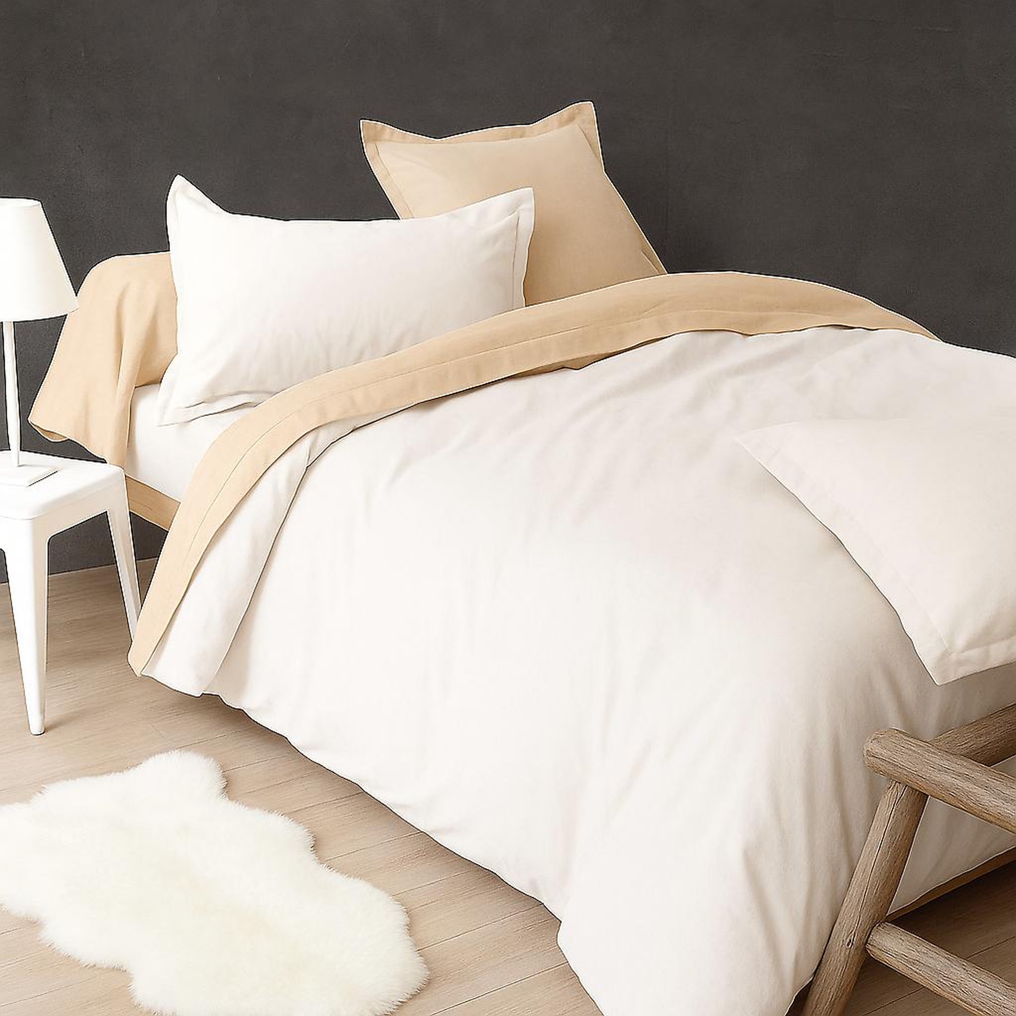 Voir la diapositive 3 : Home collection TAIE OREILLER 50x70 CM AVEC VOLANT BLANC