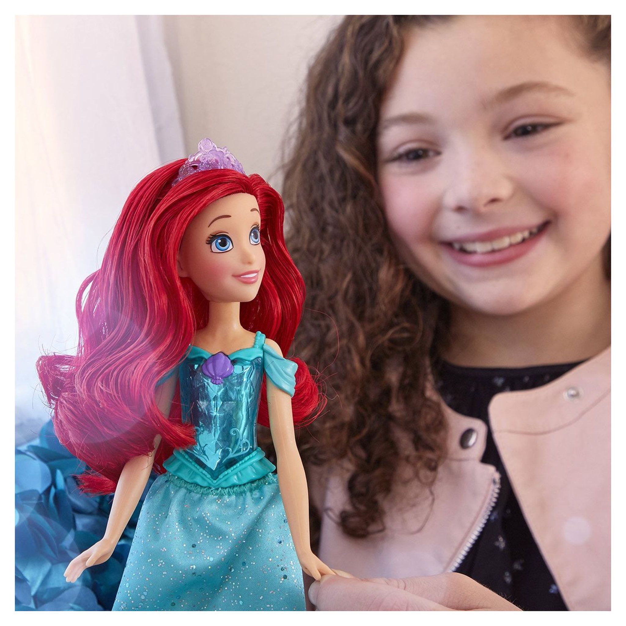 Voir la diapositive 3 : HASBRO Poupée Ariel poussière d'étoiles Disney Princesses 