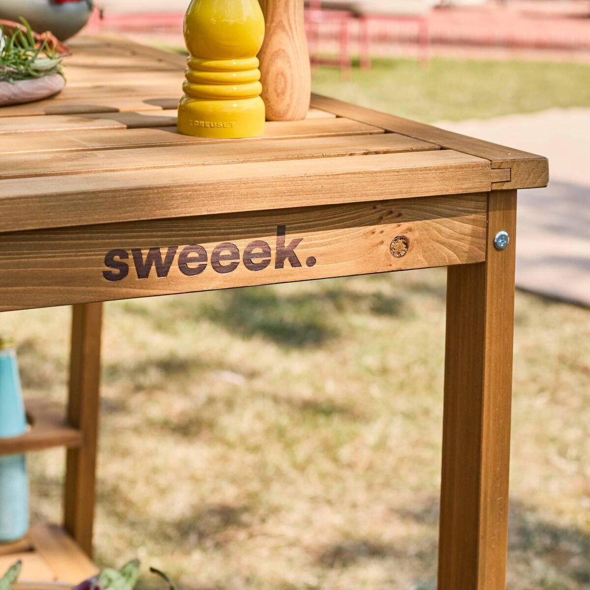 SWEEEK Desserte extérieure 95 cm en bois avec roues et poignée. Bois naturel. L 95 x l 47 x h 74cm