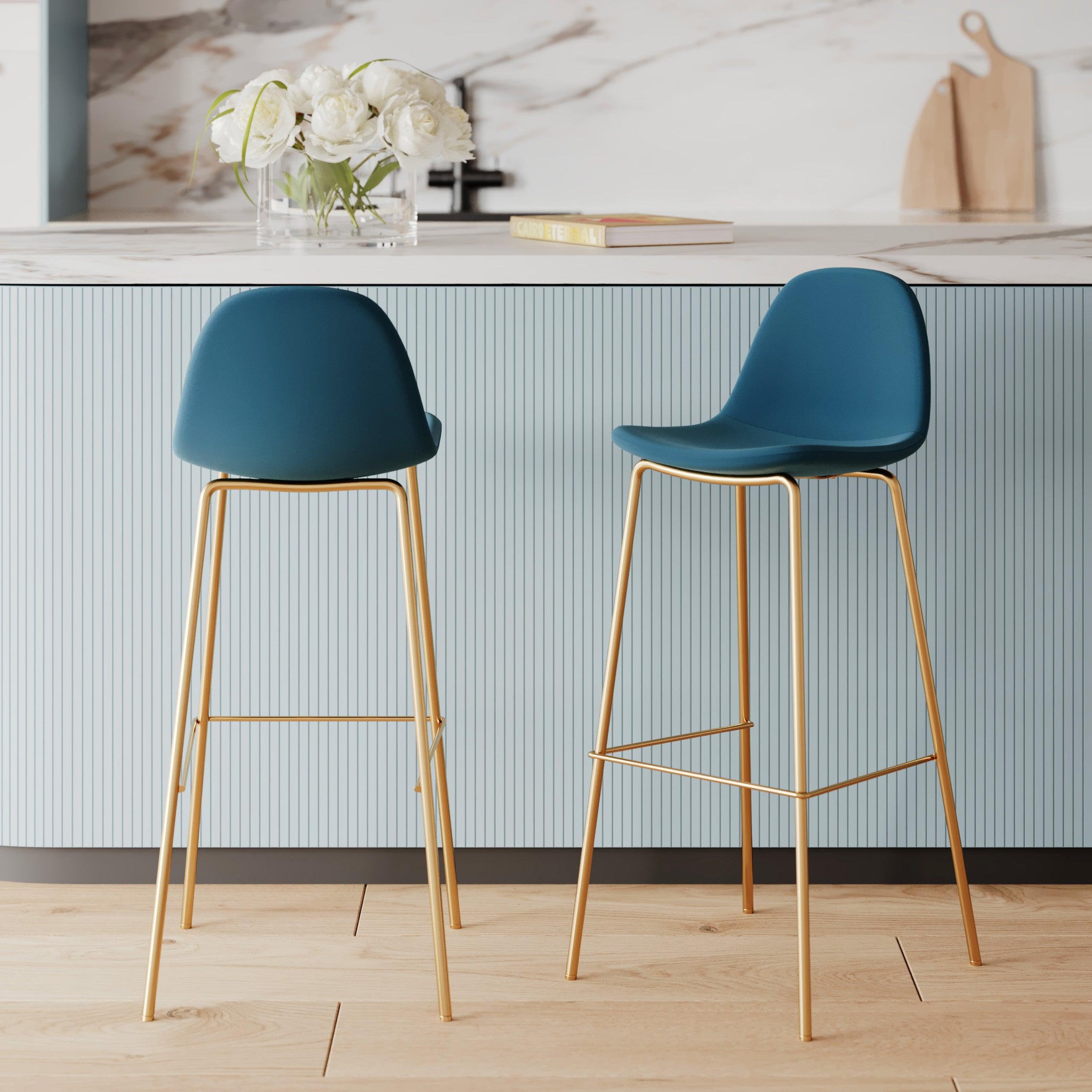 Voir la diapositive 2 : MAISON PAVANE Lot de 2 chaises pour îlot central 65 cm en cuir synthétique bleu-henrik