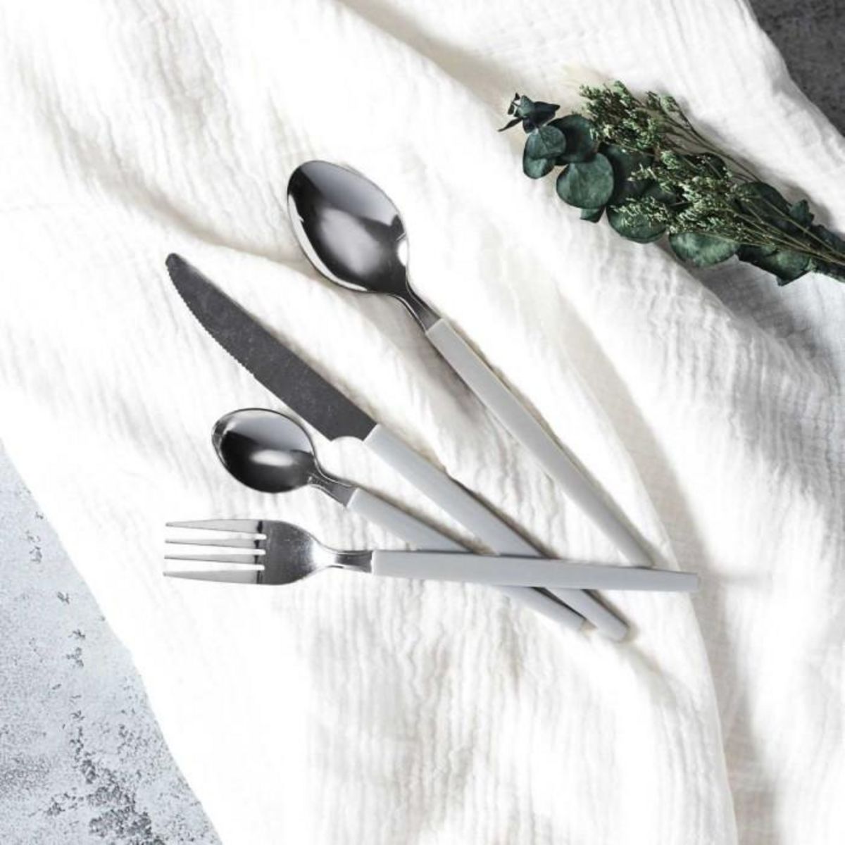 Paris Prix Ménagère 16 Pièces en Inox  Line  21cm Gris