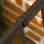 OUTSUNNY Range-bûches porte bûche range bois de chauffage en acier design trapézoïdal avec 2 crochets et étagère inférieure pour intérieur et extérieur 45 x 32 x 58 cm noir