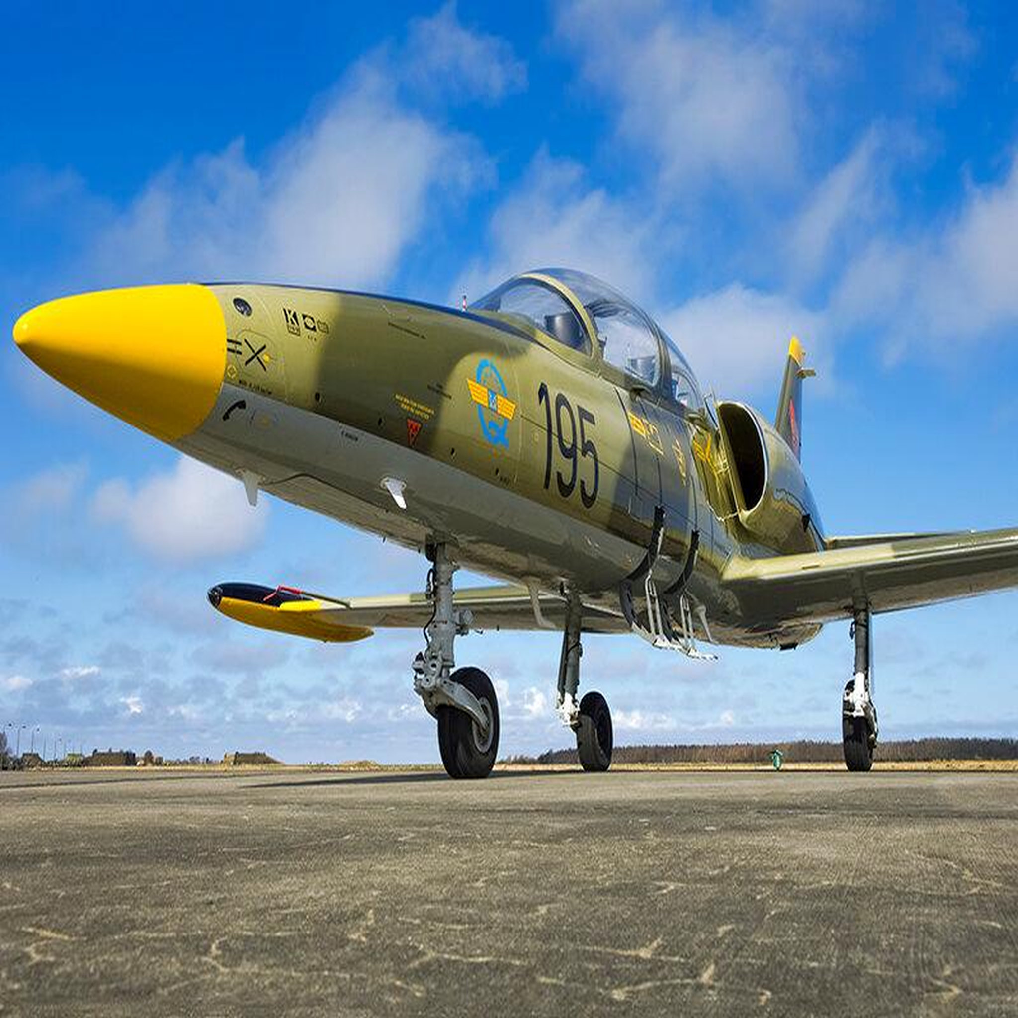 Voir la diapositive 4 : Smartbox Pilote d'un jour en Californie : vol de 45 minutes en jet militaire L-39 Albatros - Coffret Cadeau Sport & Aventure