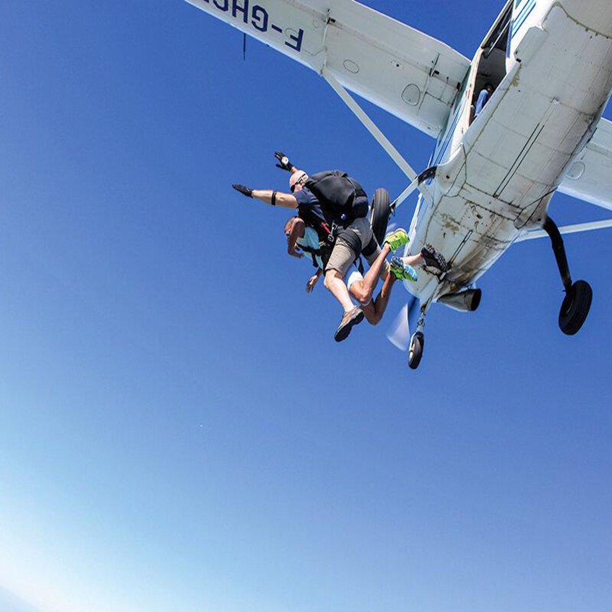 Smartbox Saut en parachute à 4000 mètres au sud de Paris - Coffret Cadeau Sport & Aventure