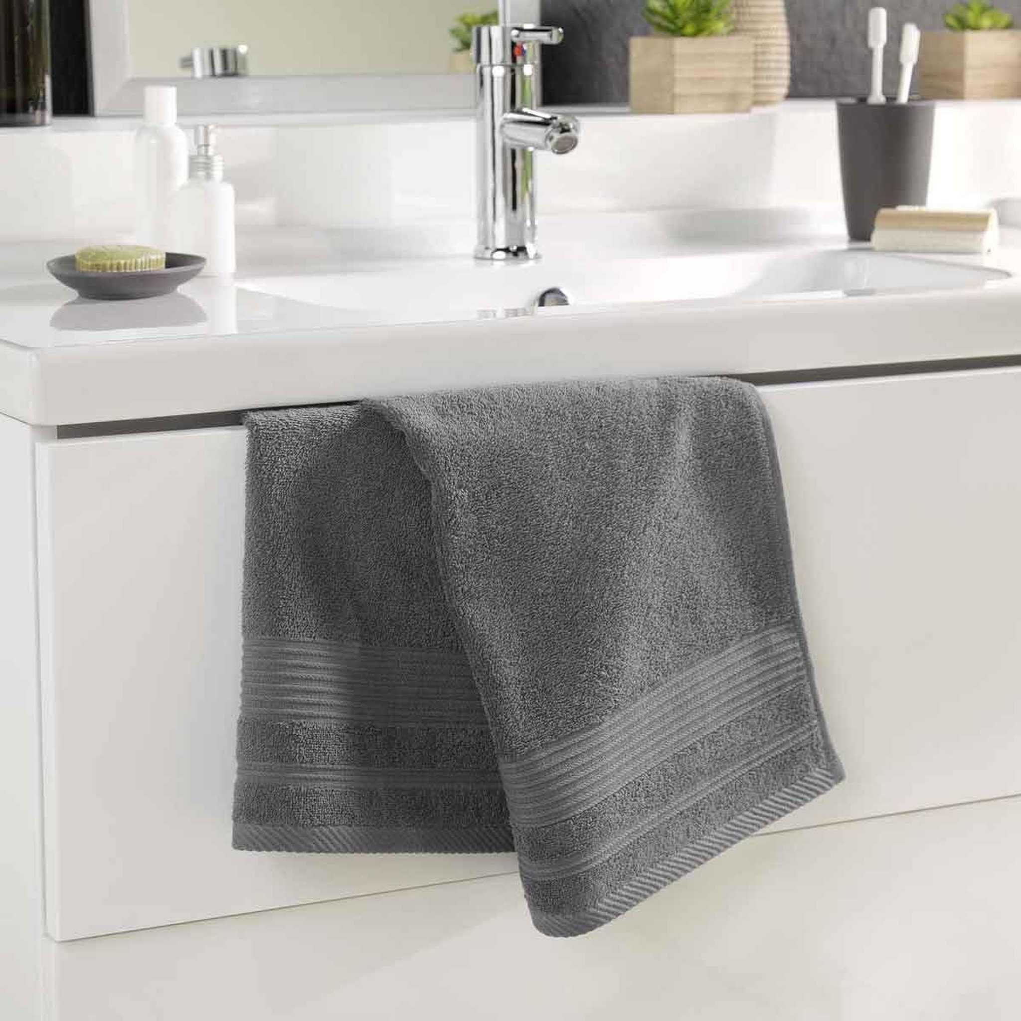 Voir la diapositive 2 : Douceur d'Intérieur Serviette de Toilette  Tendresse  50x90cm Anthracite
