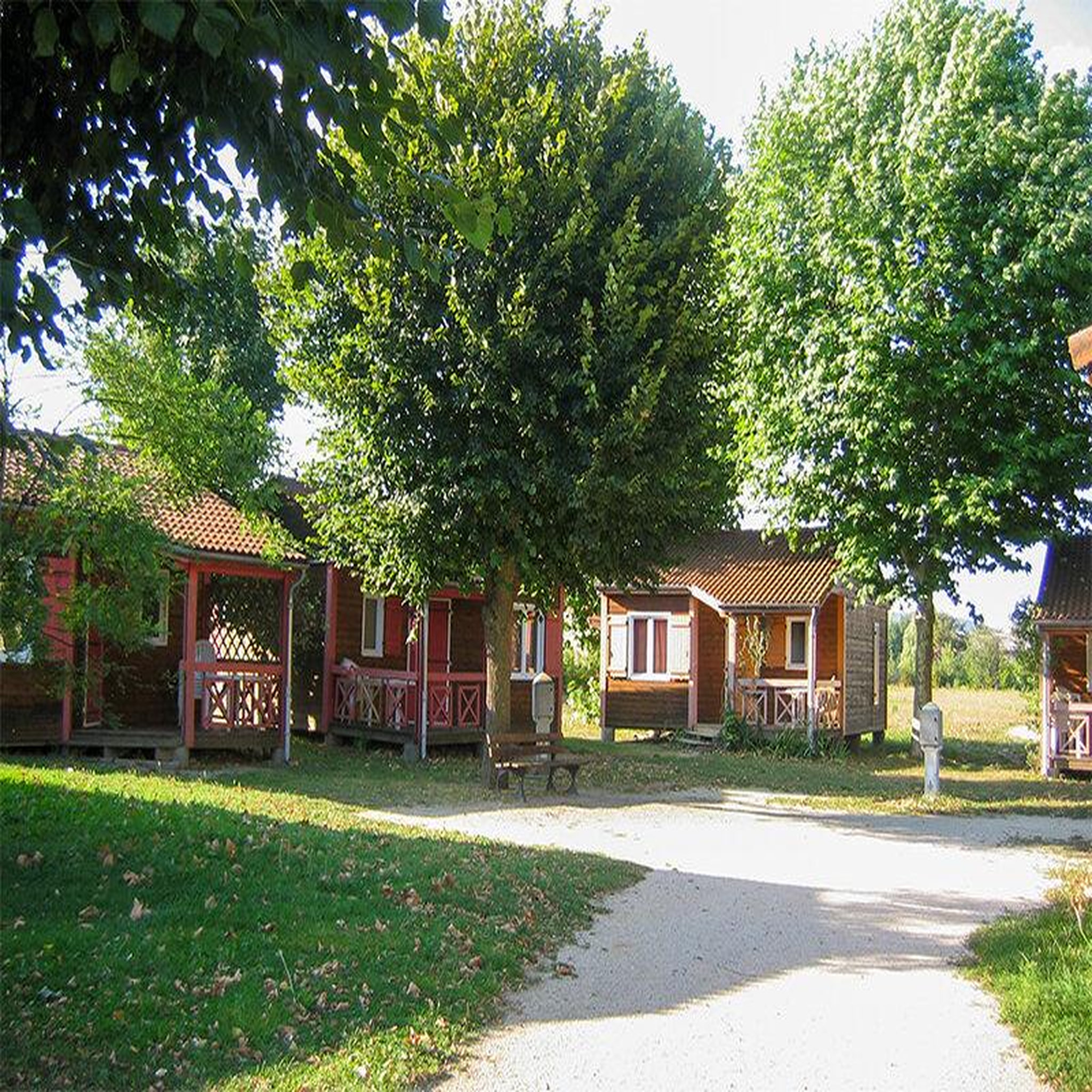 Voir la diapositive 4 : Smartbox 3 jours en famille dans un chalet près de clermont-ferrand - coffret cadeau séjour