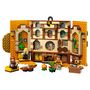 Voir la diapositive 3 : LEGO Harry Potter 76412 - Le blason de la maison Poufsouffle, Jouet avec 3 Minifigurines et Mandragore, Décoration Murale à Collectionner, Château de Poudlard
