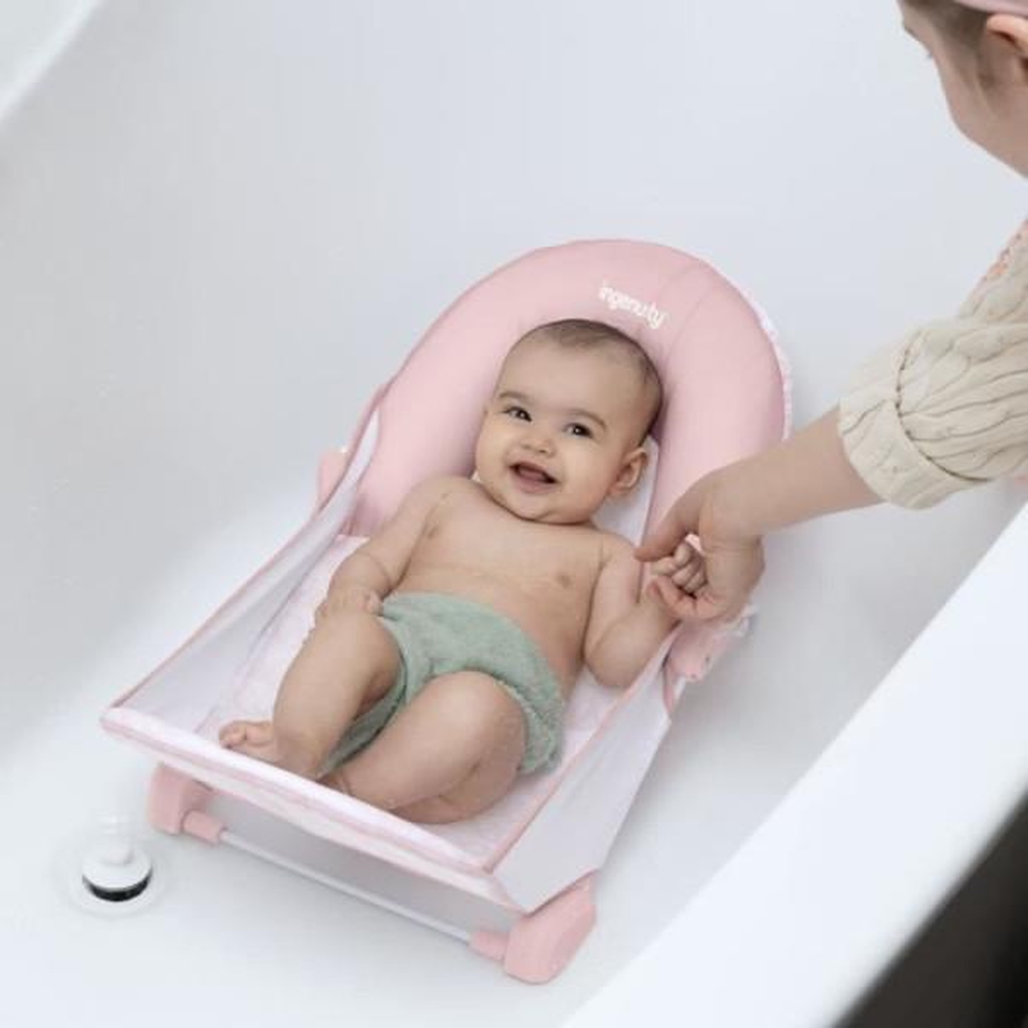 Voir la diapositive 2 : MARKET24 Transat - Anneau INGENUITY  de bain pour bébé fille pliable rose