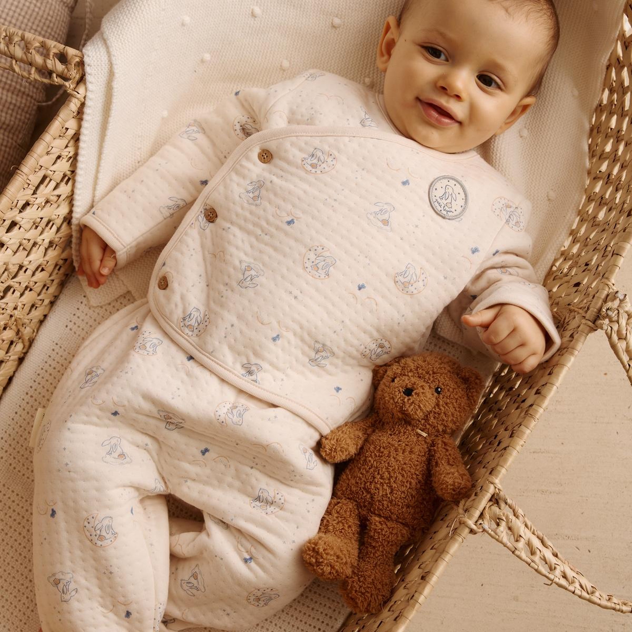 Voir la diapositive 6 : PETIT BEGUIN Ensemble bébé gilet et pantalon en coton matelassé voix lactée