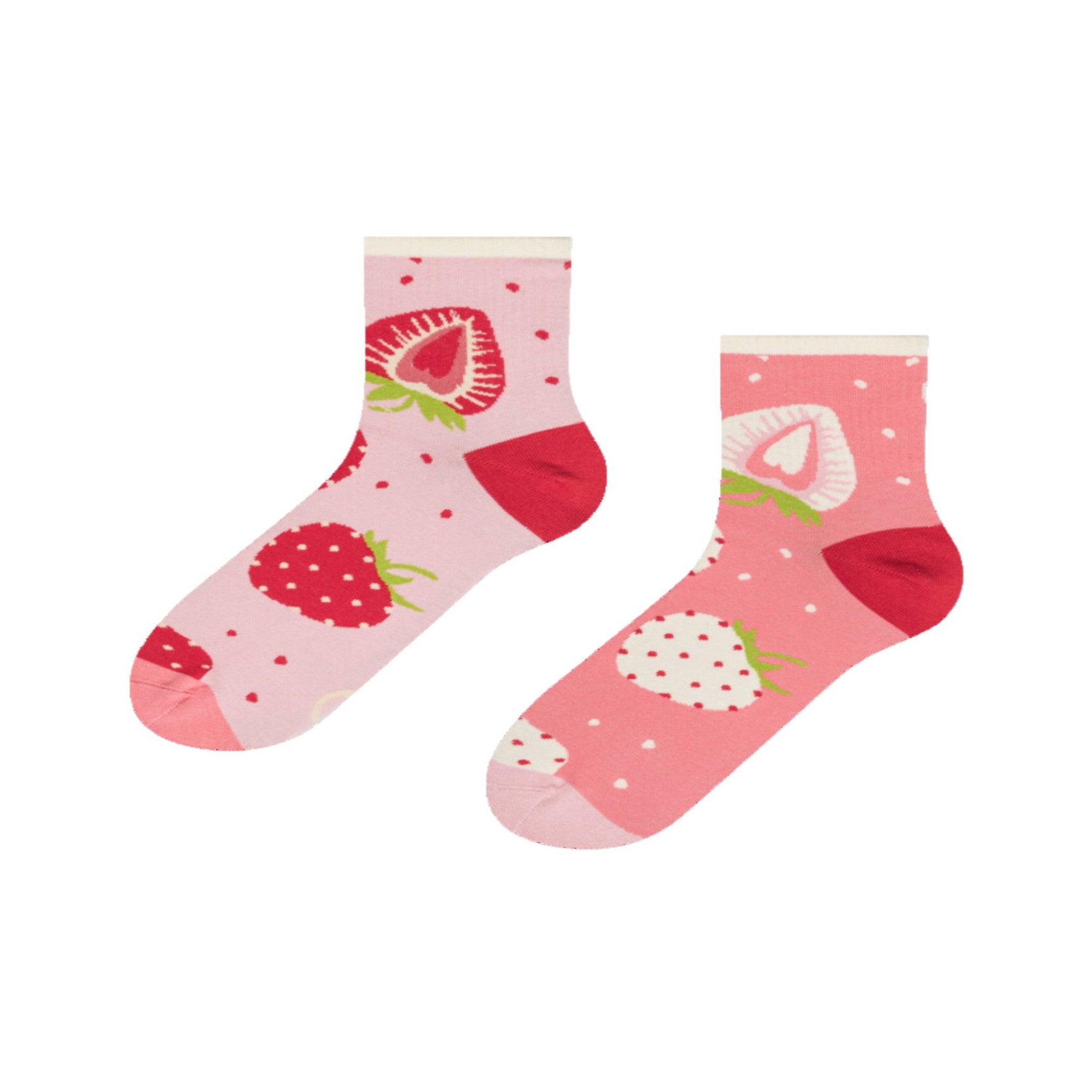 DEDOLES Chaussettes courtes fraises sucrées. Coloris disponibles : Rose