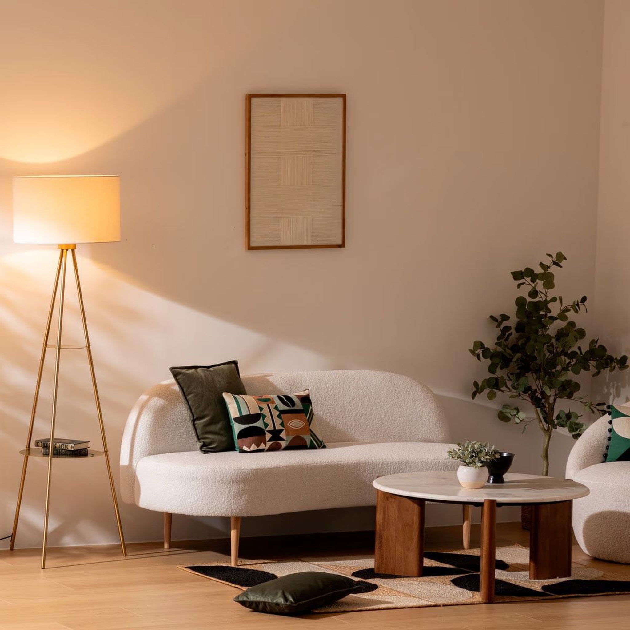 Voir la diapositive 6 : ATMOSPHERA Lampadaire trépied en métal  arthus  163cm doré