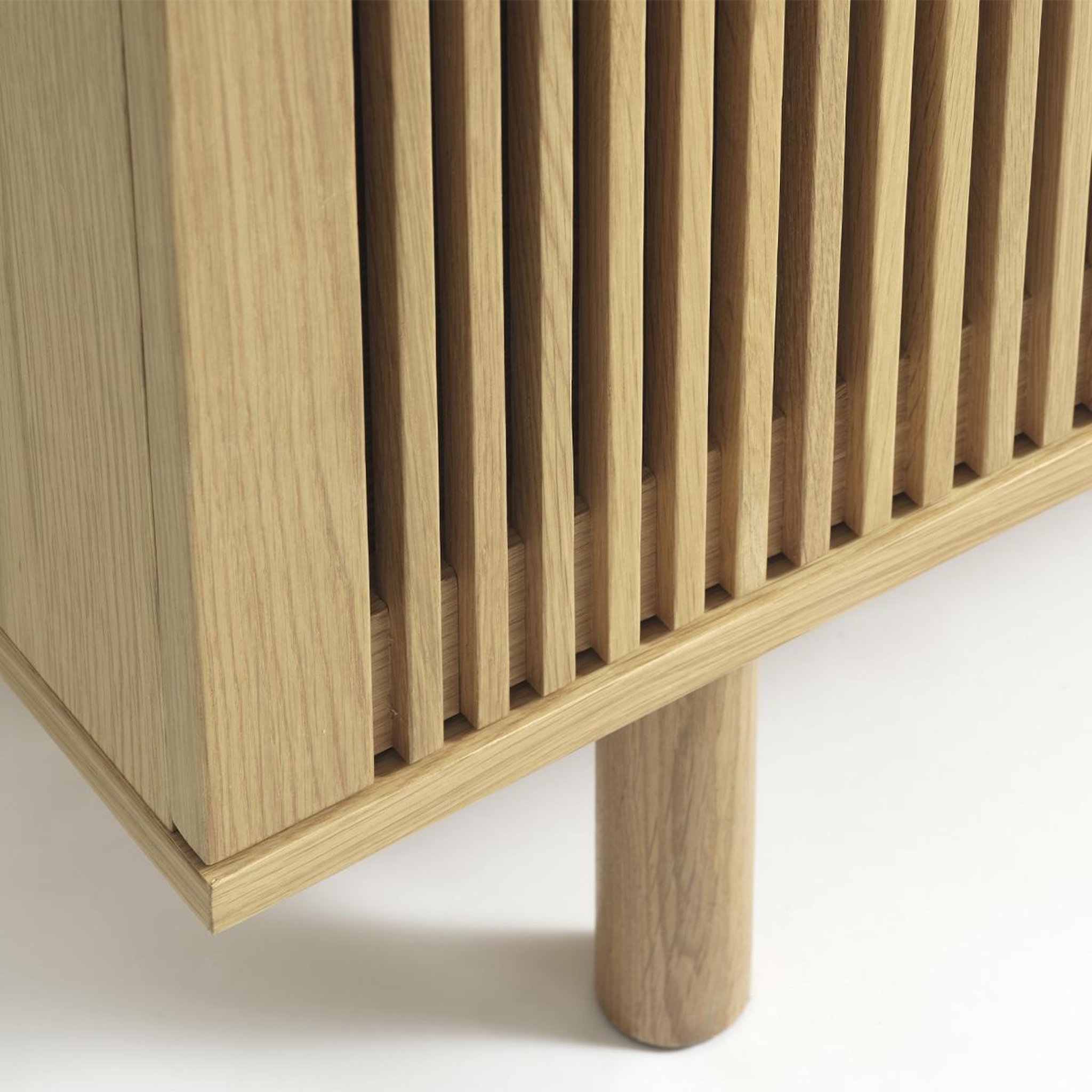 Voir la diapositive 4 : MAISON AUBERTIN Meuble bas bois PISA - Naturel