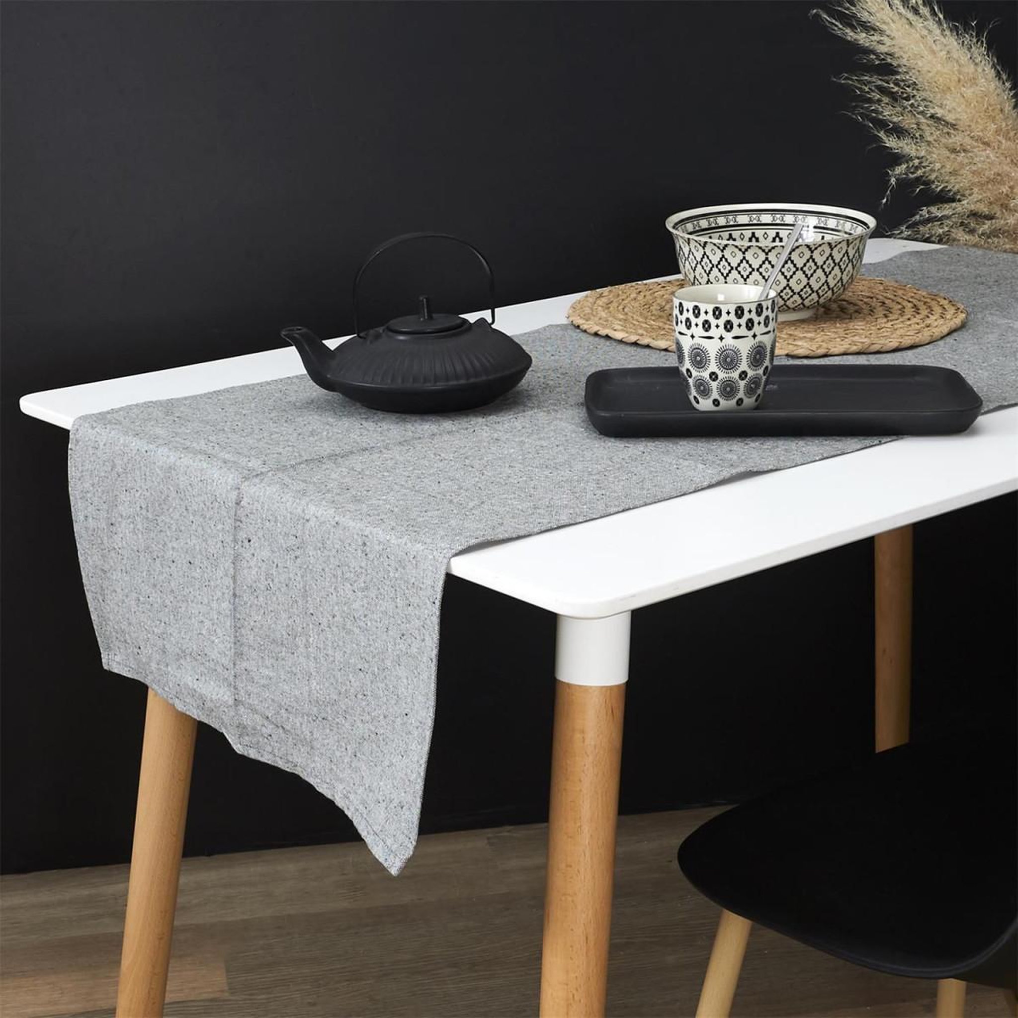 Voir la diapositive 2 : The Home Deco Factory Chemin de table déco  lunabel  50x150cm vert olive