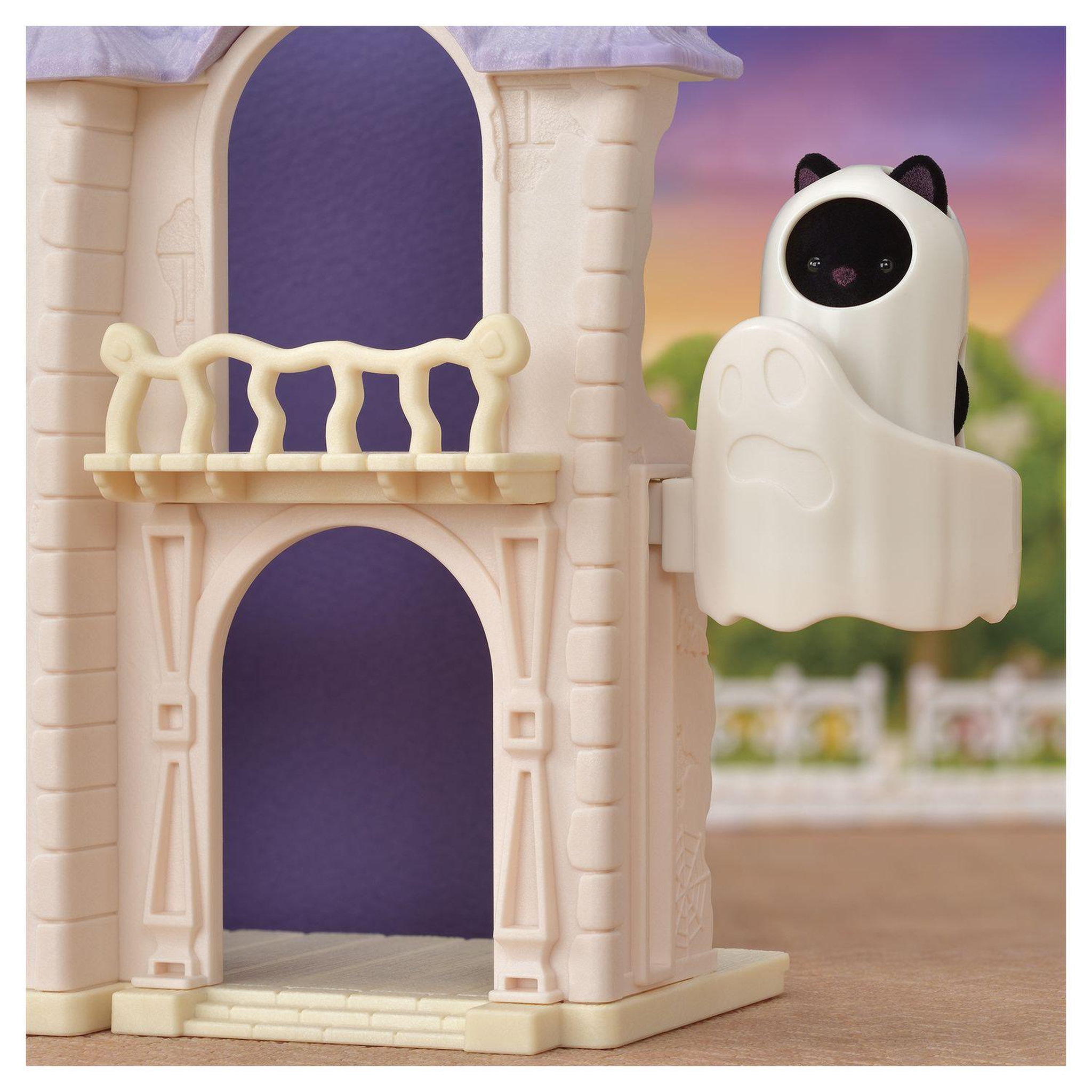 Voir la diapositive 5 : Epoch d'Enfance 5542 Maison hantée - Sylvanian Families