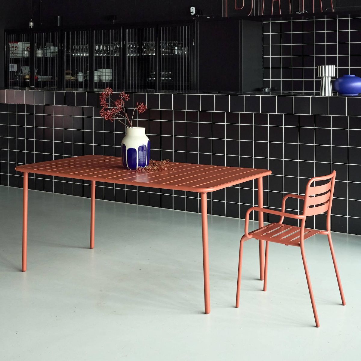 SWEEEK Table de jardin métal 6-8 places, Amelia 160x90xH72.5cm