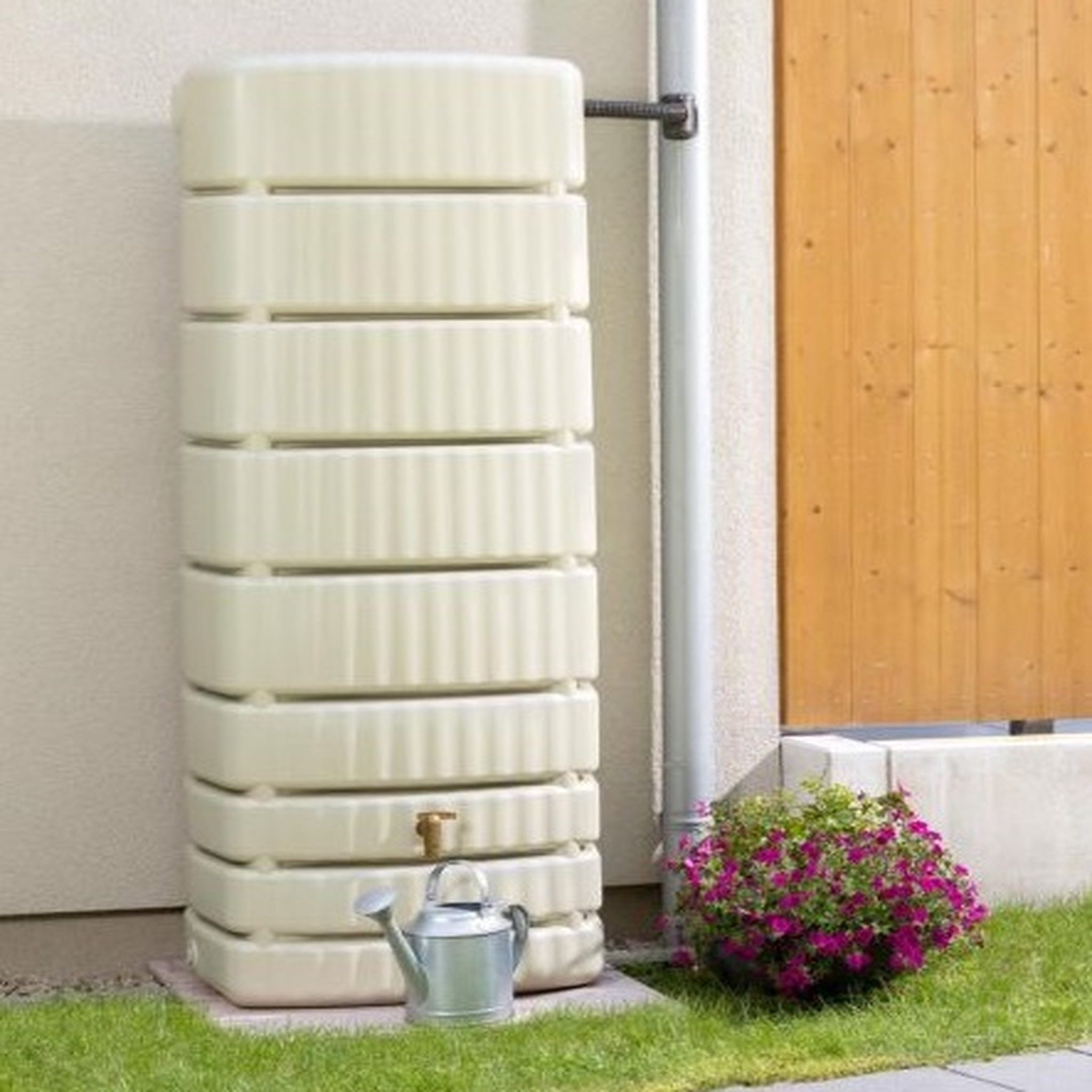 Voir la diapositive 5 : GARANTIA Récupérateur d'eau mural Beige - 500L - SLIM